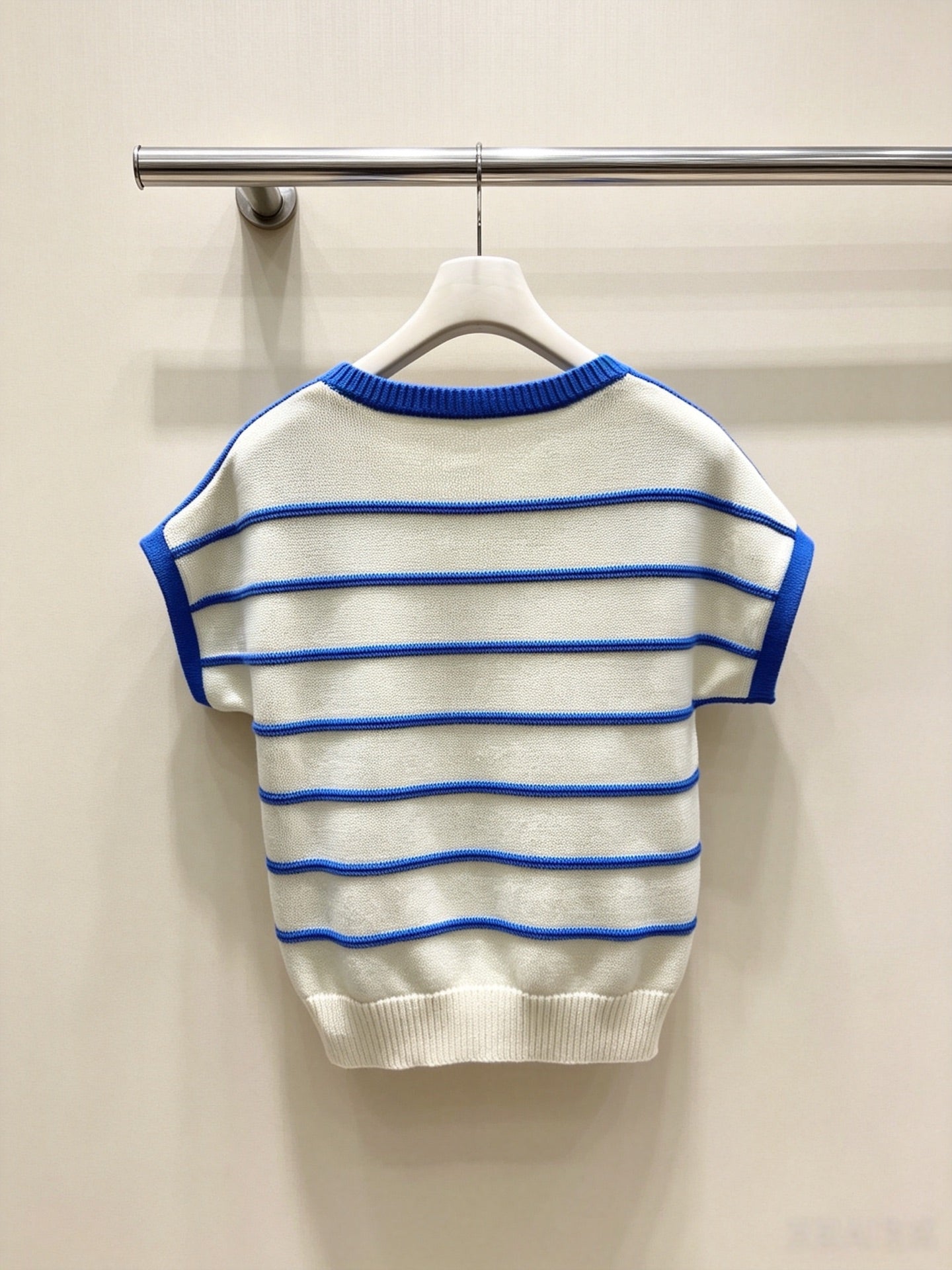 LOEWE 26S STRIPED SHORT-SLEEVE KNITTED SWEATER 552