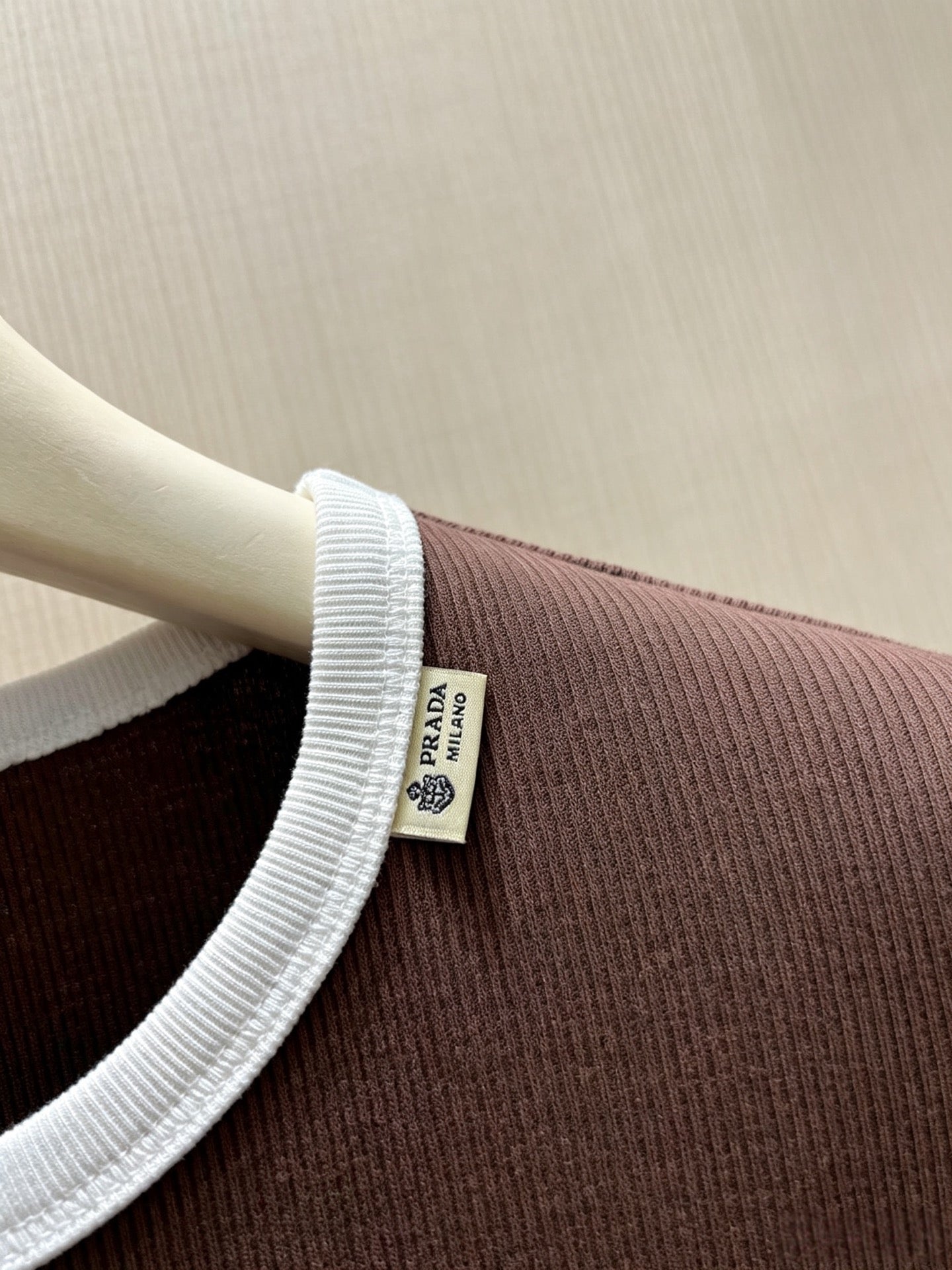 PRADA 26S SHORT-SLEEVE T-SHIRT 1049