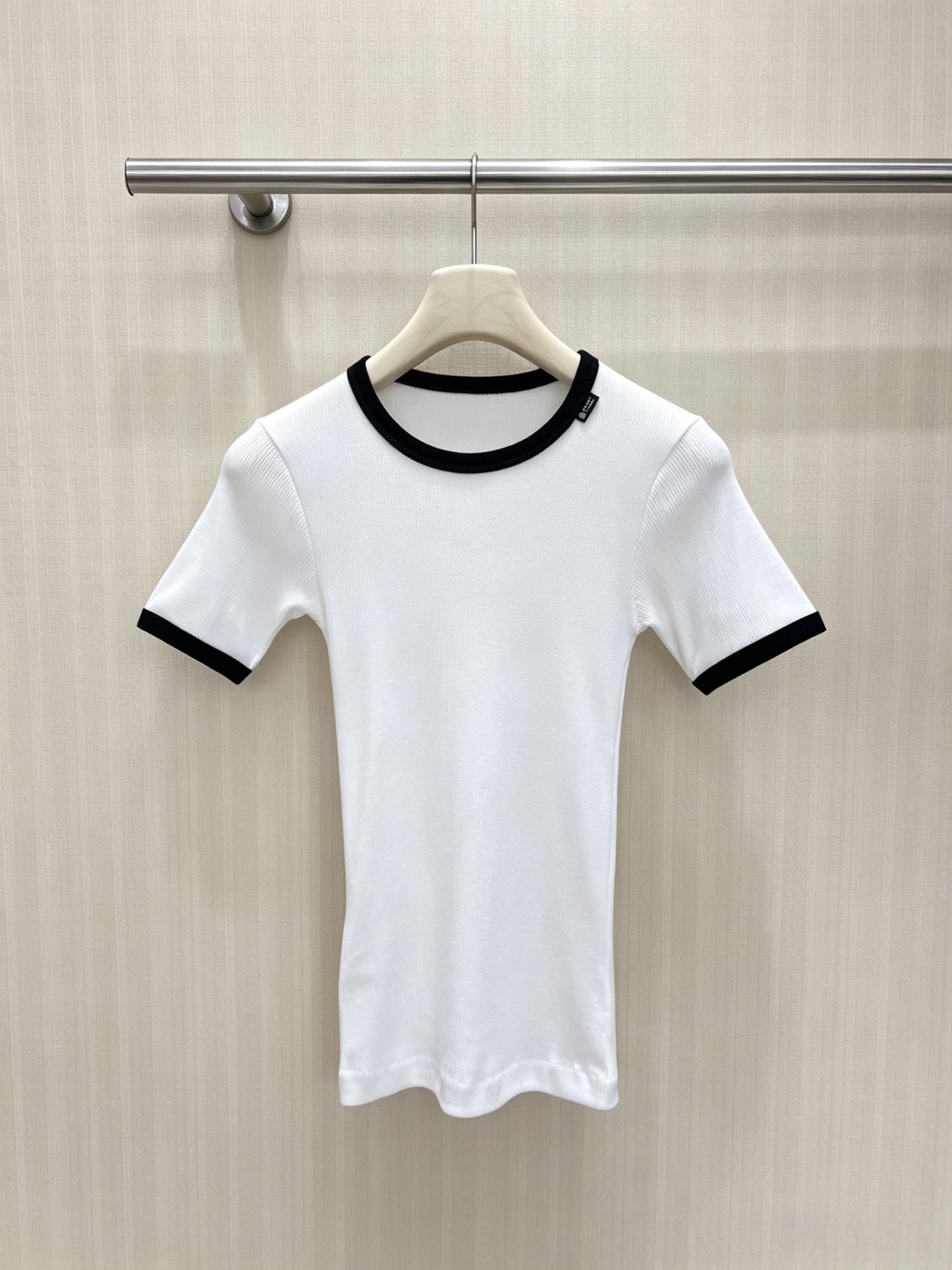 PRADA 26S SHORT-SLEEVE T-SHIRT 1048