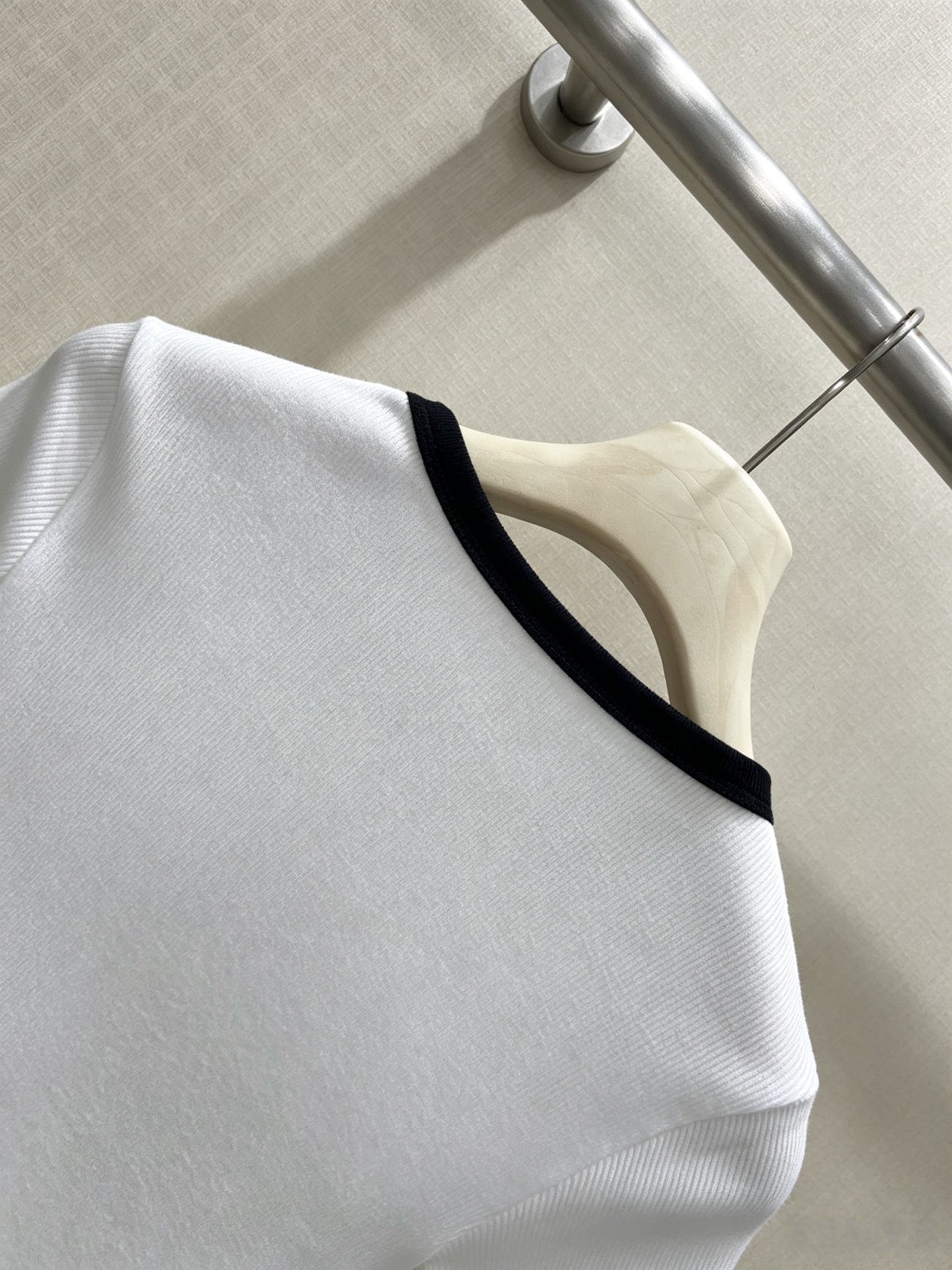 PRADA 26S SHORT-SLEEVE T-SHIRT 1048