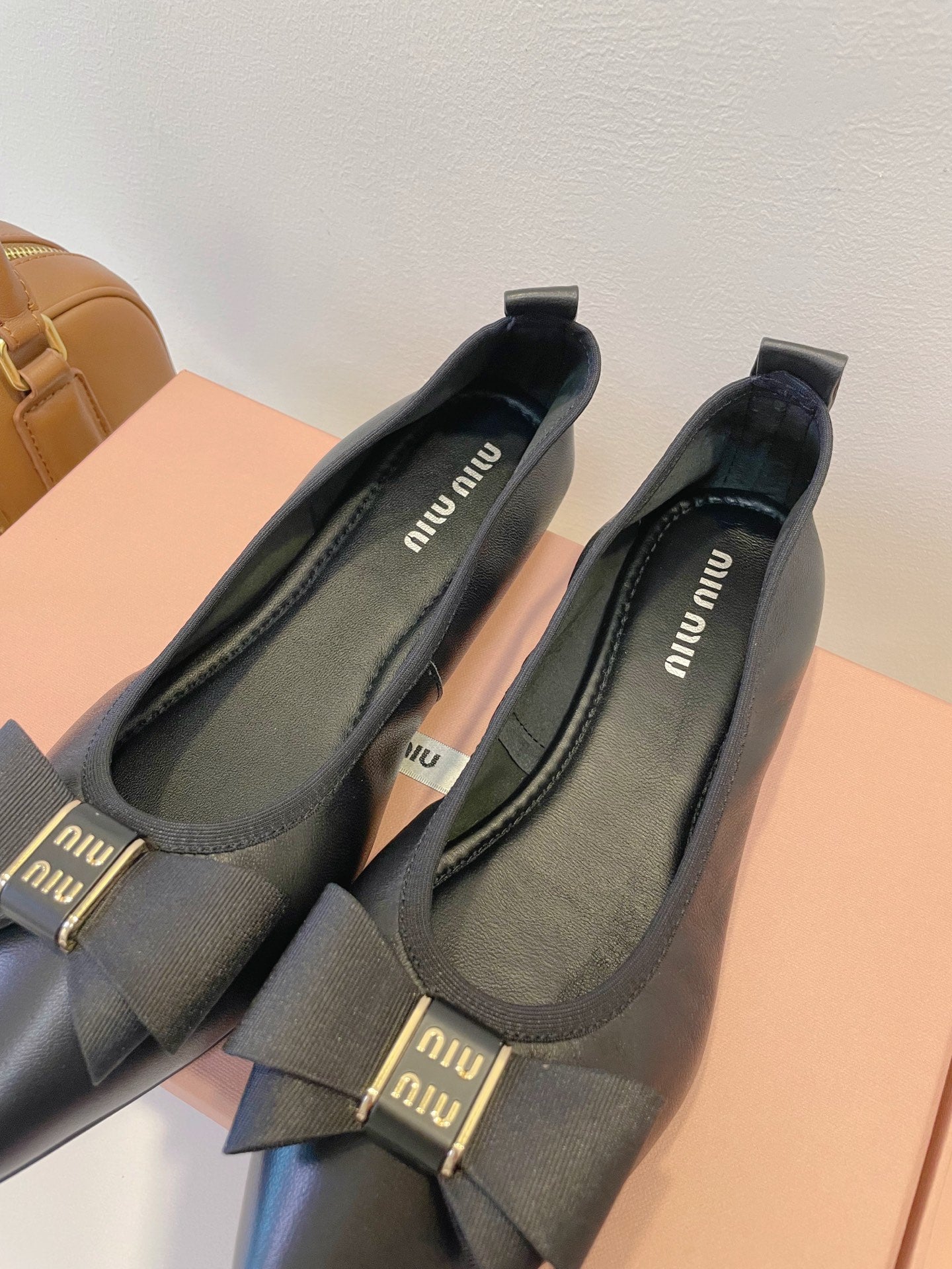 MIUMIU 26S BALLET FLATS IN BLACK CALFSKIN WITH BOW