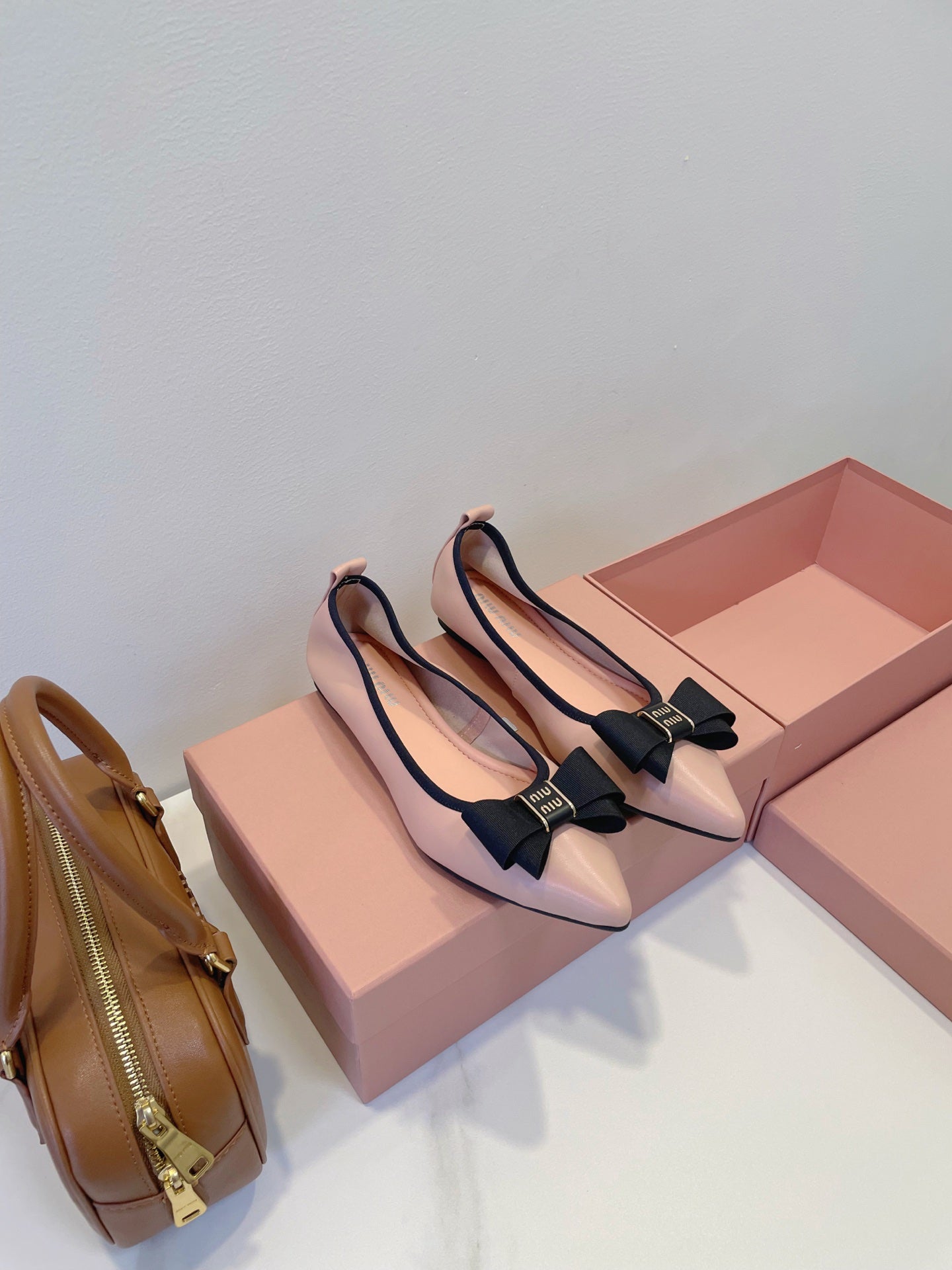 MIUMIU 26S BALLET FLATS IN LIGHT PINK CALFSKIN WITH BOW