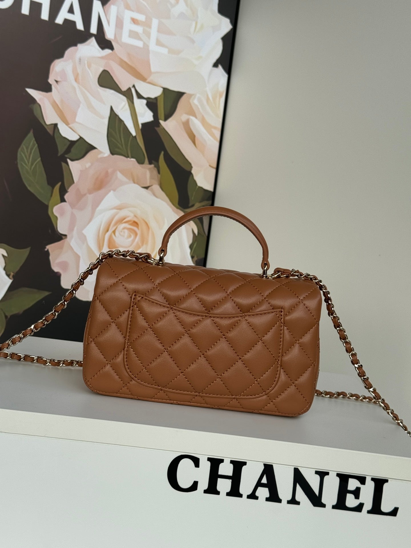 FLAP BAG 20 IN BRONZE BROWN LAMBSKIN WITH HANDLE- NEW