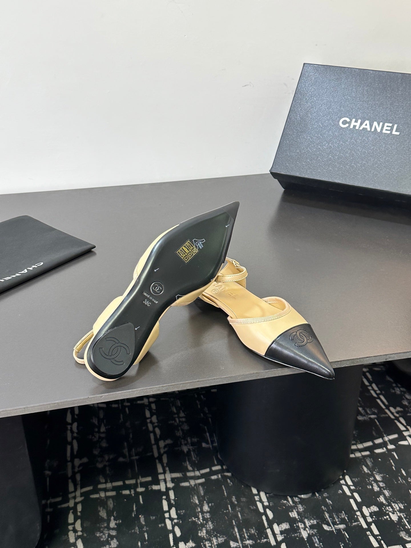 CHANEL 26S FLAT POINTED-TOE SLINGBACKS IN BEIGE AND BLACK LAMBSKIN
