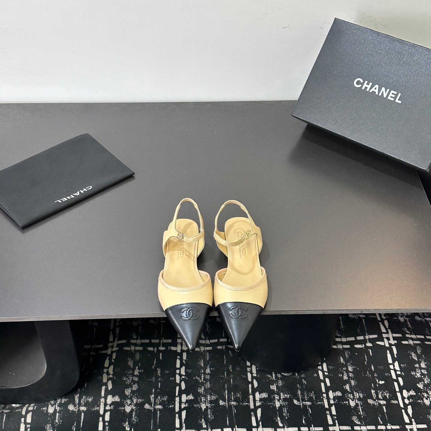 CHANEL 26S FLAT POINTED-TOE SLINGBACKS IN BEIGE AND BLACK LAMBSKIN