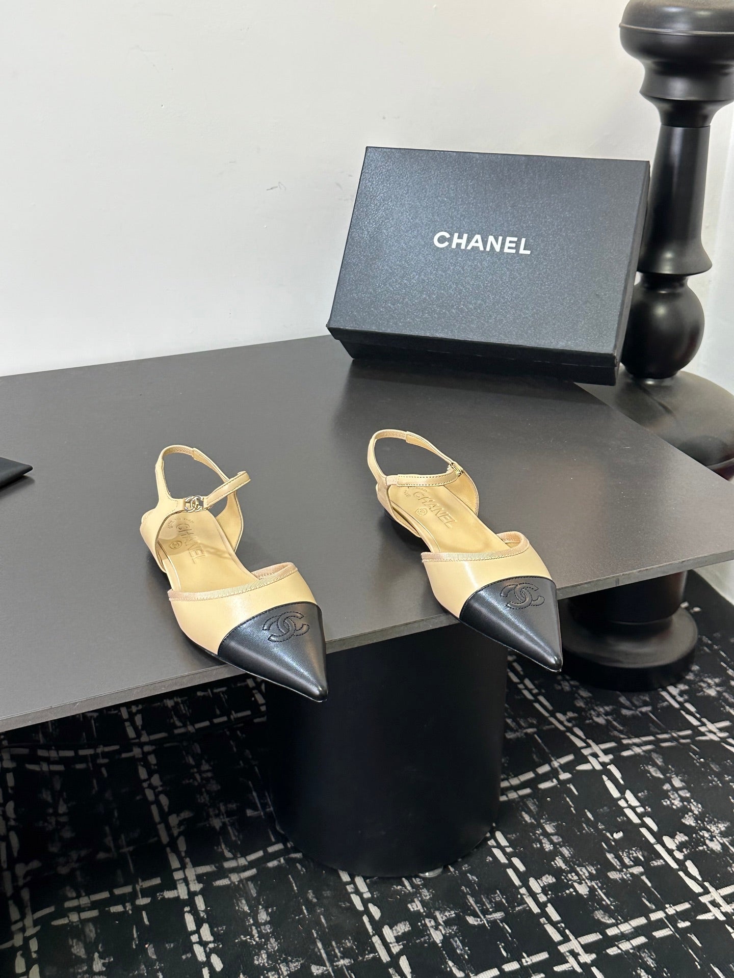 CHANEL 26S FLAT POINTED-TOE SLINGBACKS IN BEIGE AND BLACK LAMBSKIN