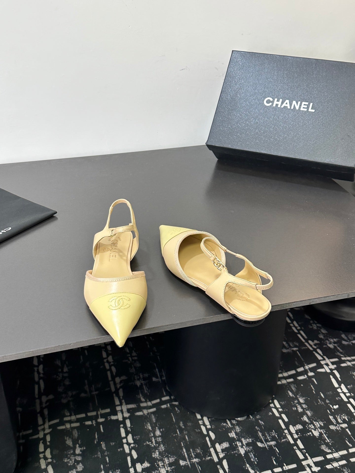 CHANEL 26S FLAT POINTED-TOE SLINGBACKS IN BEIGE AND PASTEL YELLOW LAMBSKIN