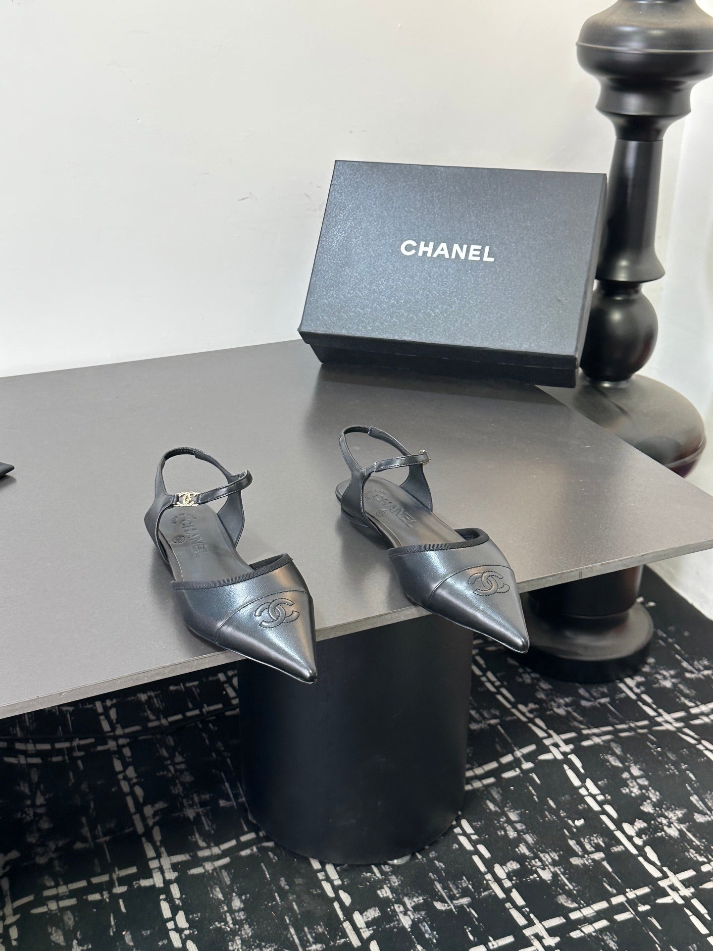 CHANEL 26S FLAT SLINGBACK SHOES IN BLACK LAMBSKIN