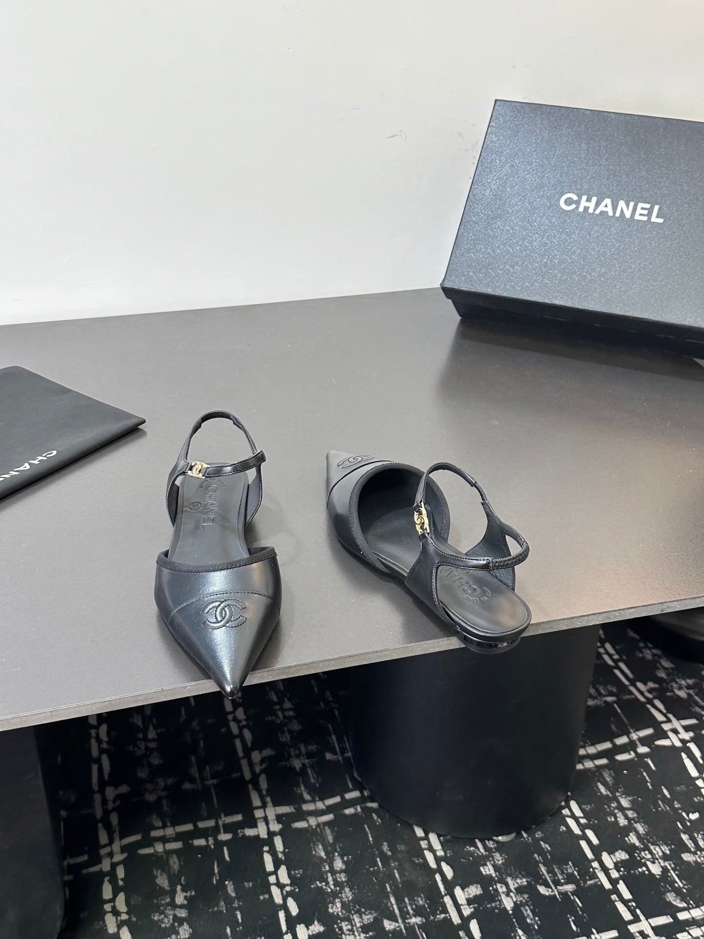 CHANEL 26S FLAT SLINGBACK SHOES IN BLACK LAMBSKIN