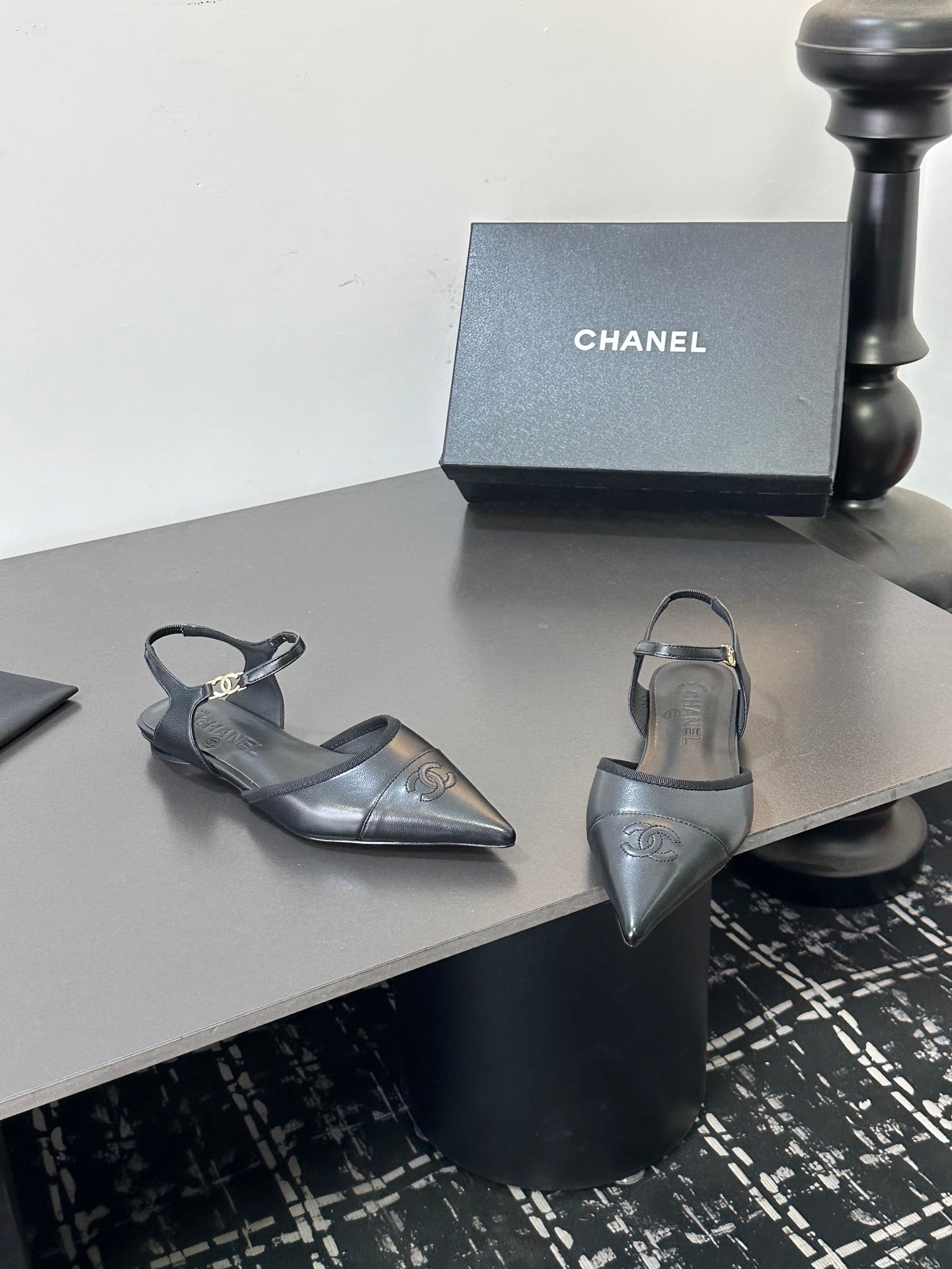 CHANEL 26S FLAT SLINGBACK SHOES IN BLACK LAMBSKIN
