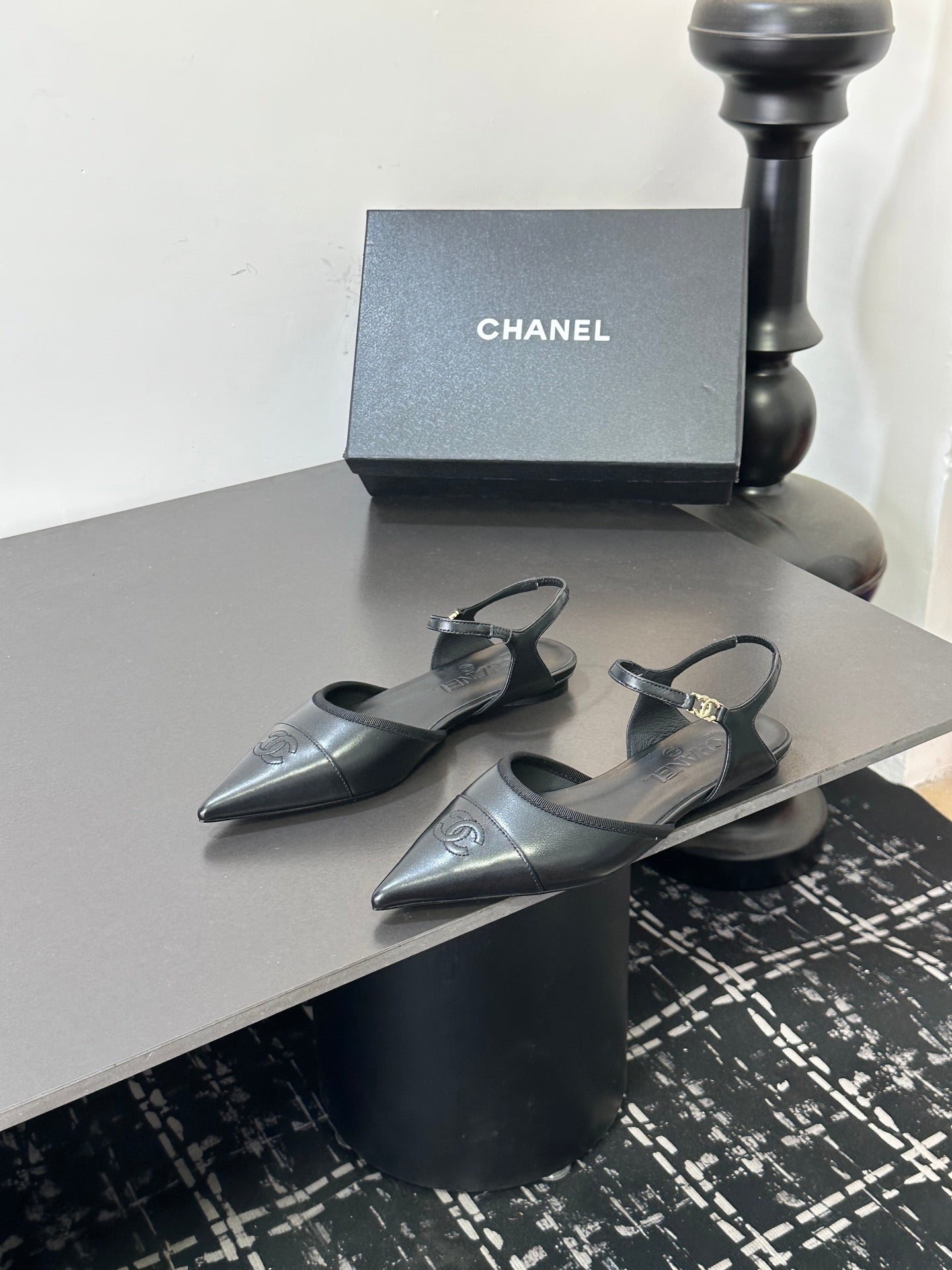 CHANEL 26S FLAT SLINGBACK SHOES IN BLACK LAMBSKIN