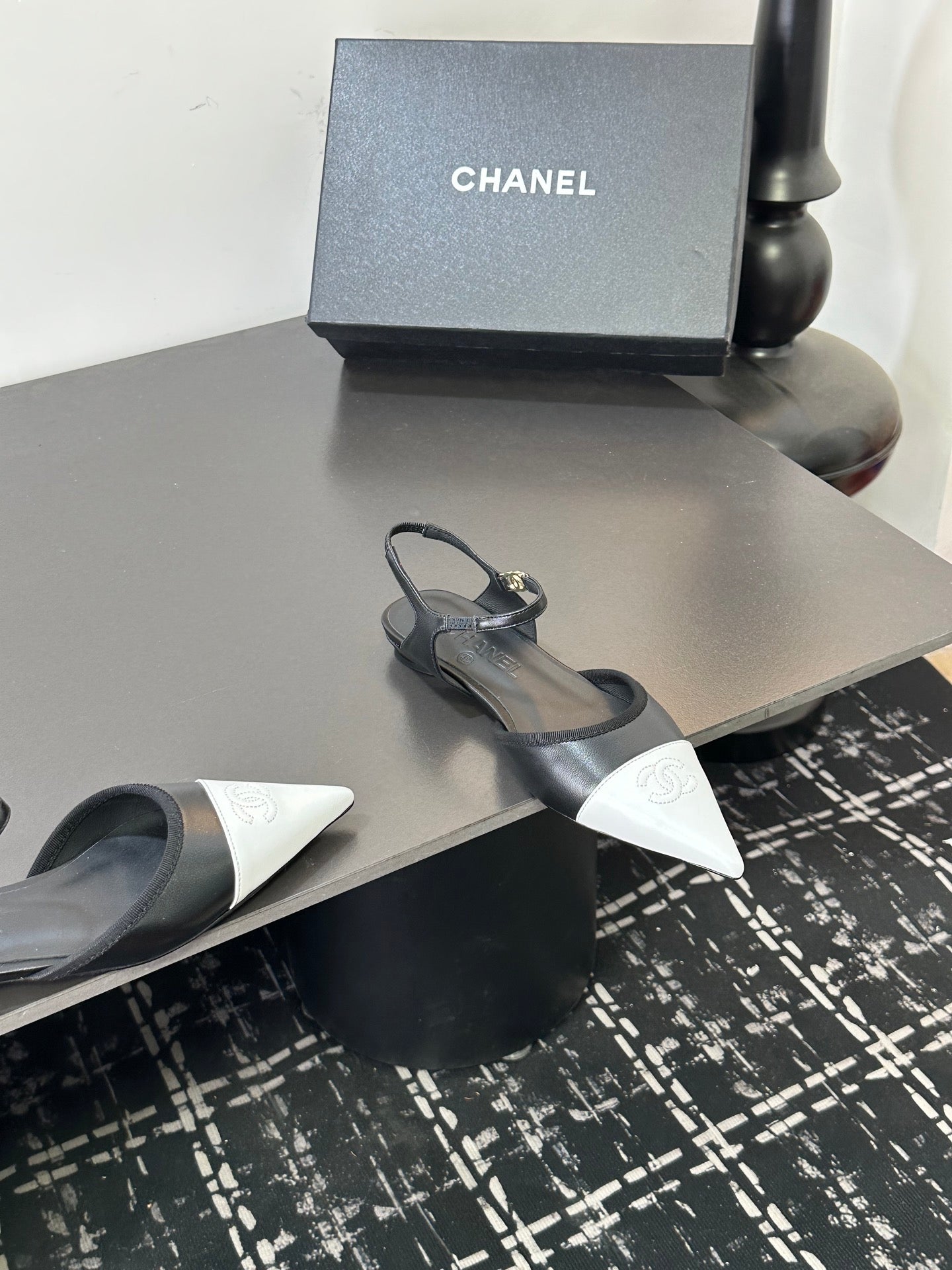 CHANEL 26S FLAT POINTED-TOE SLINGBACKS  IN BLACK AND WHITE LAMBSKIN