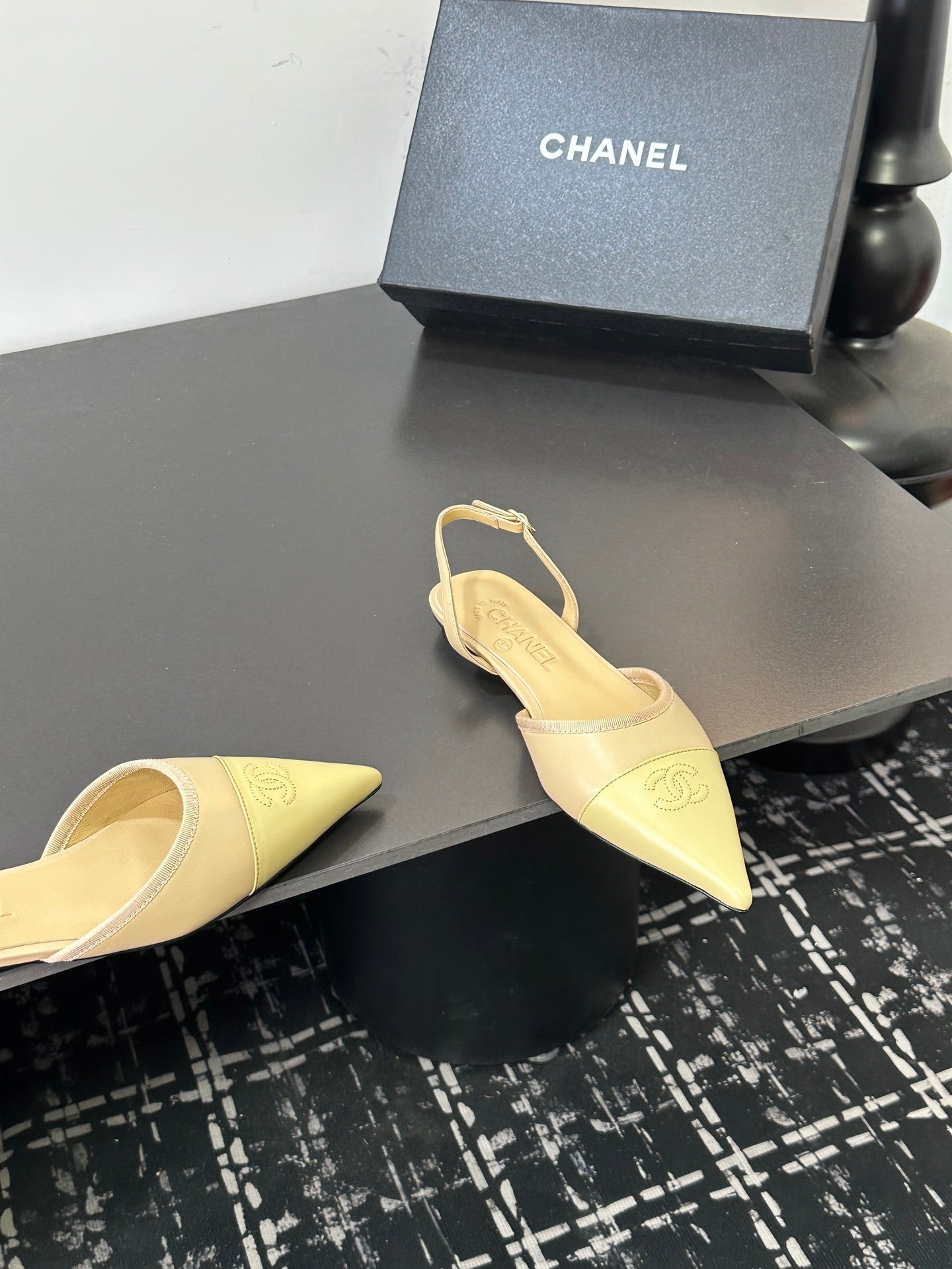 CHANEL 26S SLINGBACK FLATS IN BEIGE AND PASTEL YELLOW LAMBSKIN