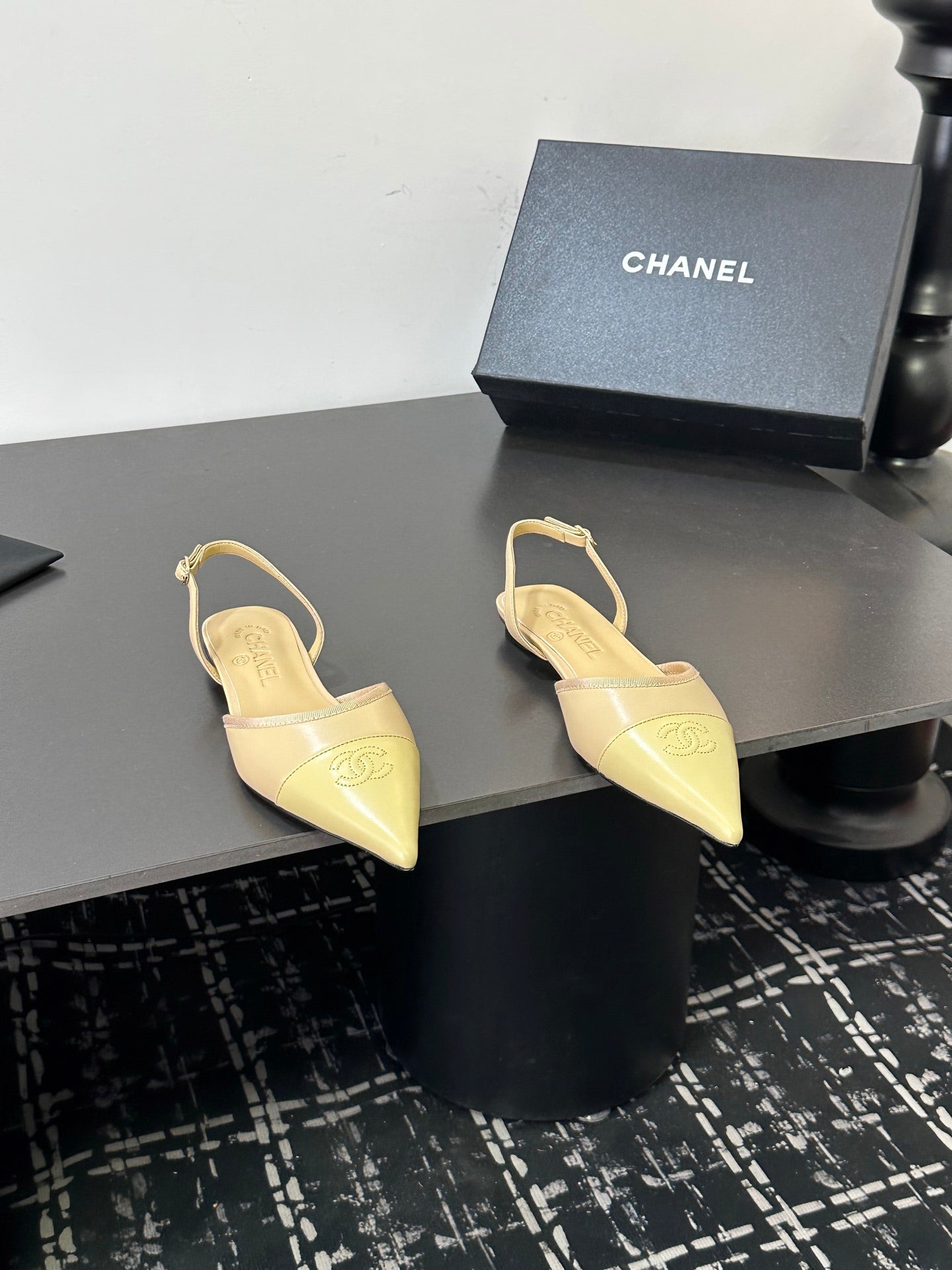 CHANEL 26S SLINGBACK FLATS IN BEIGE AND PASTEL YELLOW LAMBSKIN