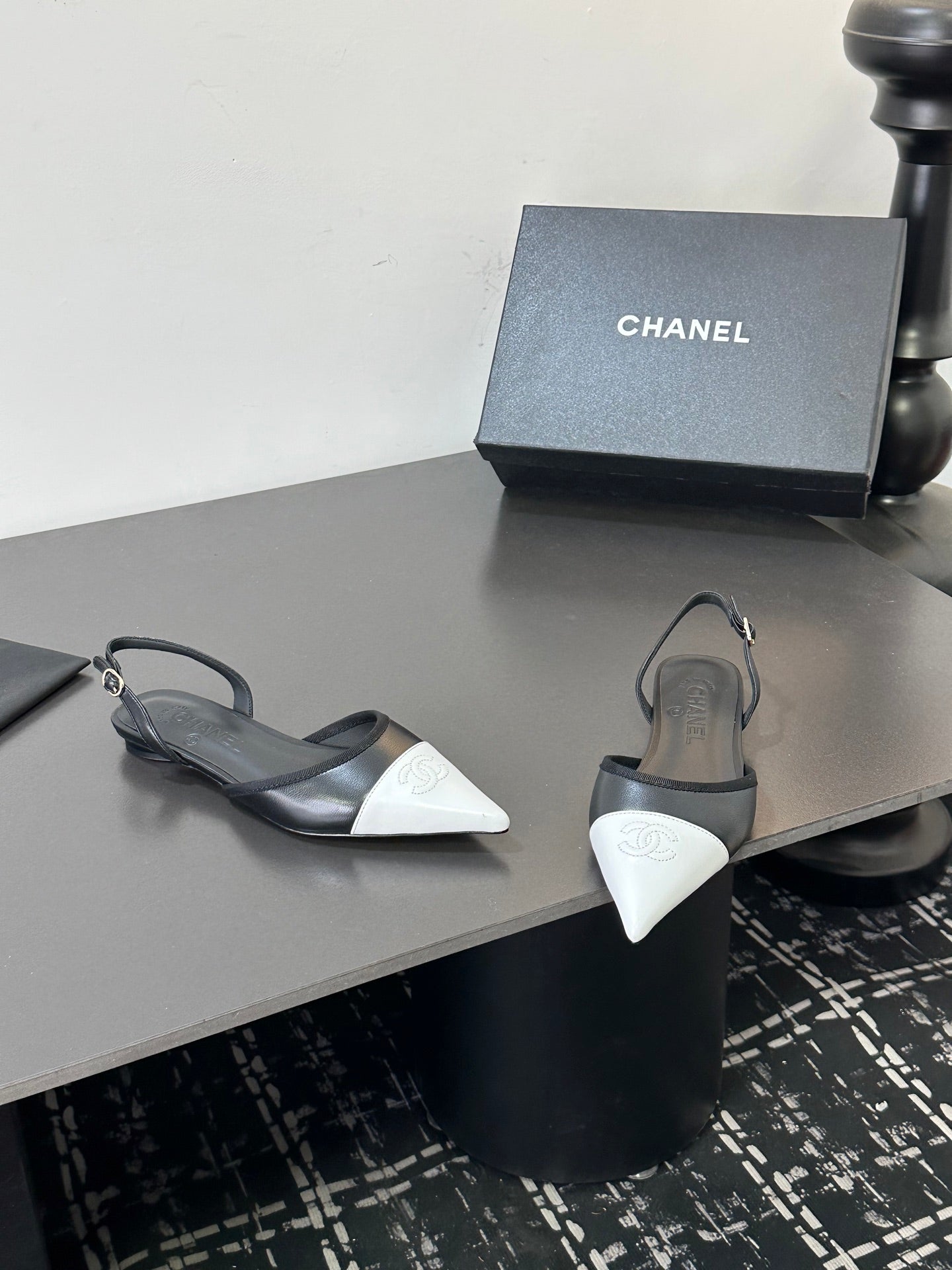 CHANEL 26S SLINGBACK FLATS IN BLACK AND WHITE LAMBSKIN