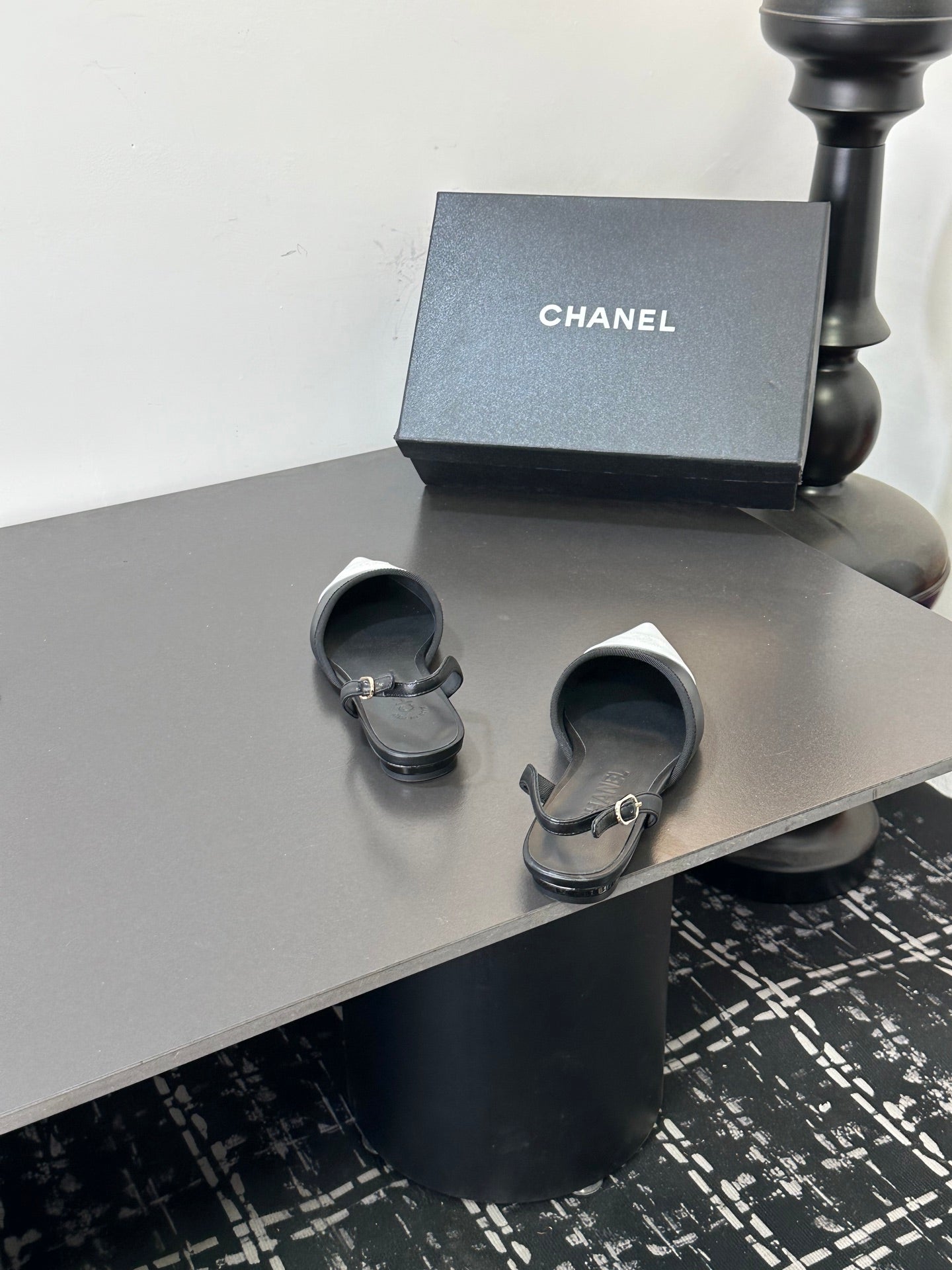 CHANEL 26S SLINGBACK FLATS IN BLACK AND WHITE LAMBSKIN
