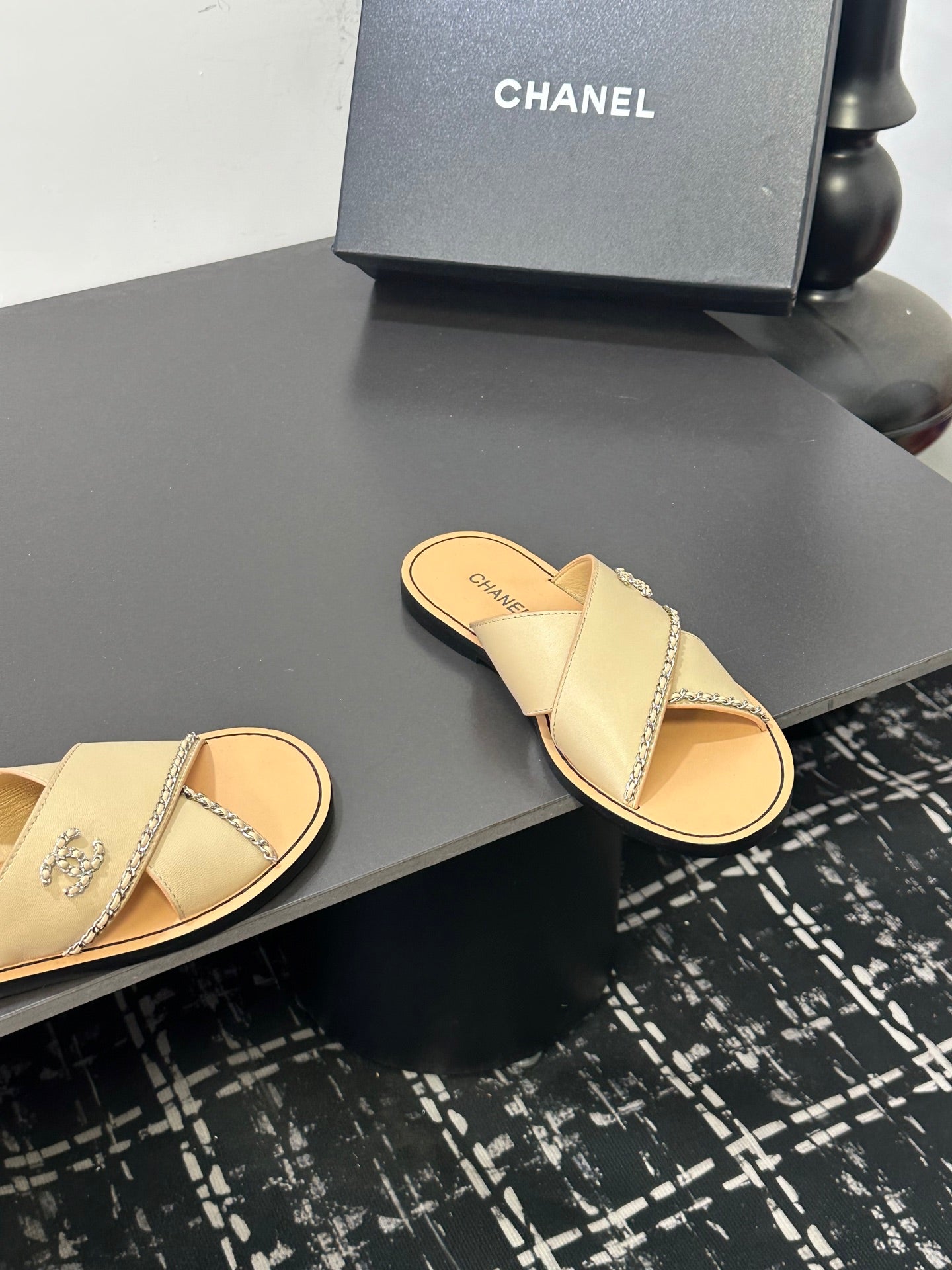 CHANEL 26S CROSS-STRAP SANDALS IN BEIGE LEATHER