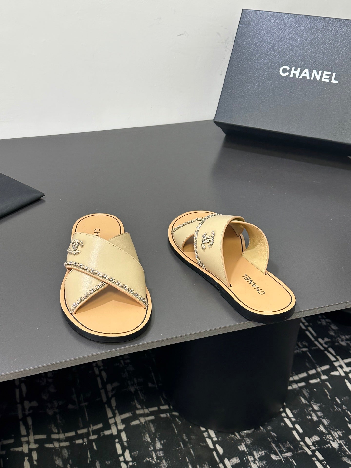 CHANEL 26S CROSS-STRAP SANDALS IN BEIGE LEATHER