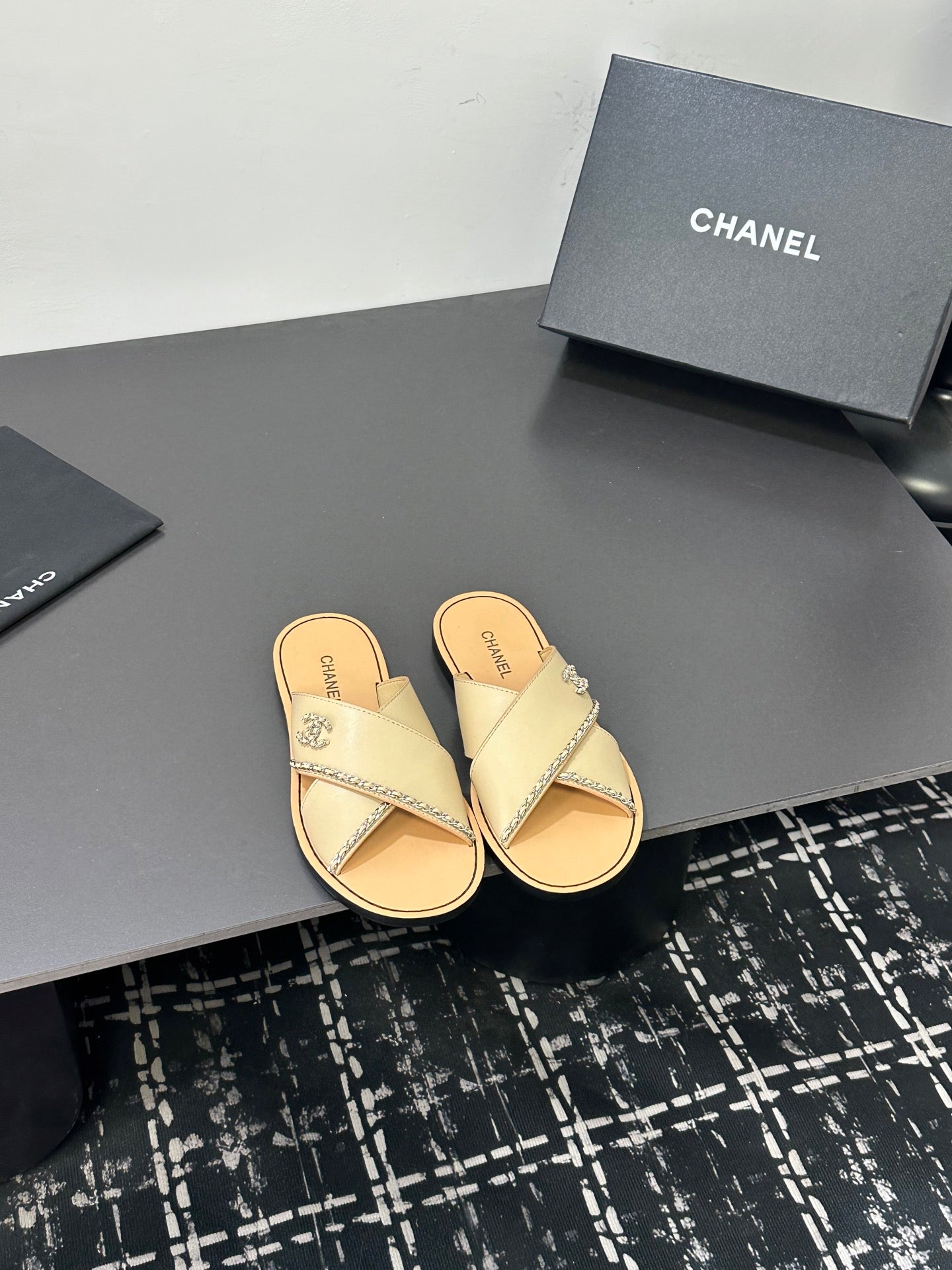 CHANEL 26S CROSS-STRAP SANDALS IN BEIGE LEATHER