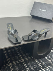 CHANEL 26S HIGH-HEEL THONG SANDALS IN BLACK PATENT CROCODILE-EMBOSSED