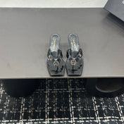 CHANEL 26S HIGH-HEEL THONG SANDALS IN BLACK PATENT CROCODILE-EMBOSSED
