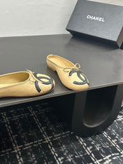 CHANEL 26S BALLET FLATS IN BEIGE CALFSKIN WITH BLACK CC LOGO