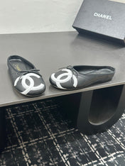 CHANEL 26S BALLET FLATS IN BLACK CALFSKIN WITH WHITE CC LOGO
