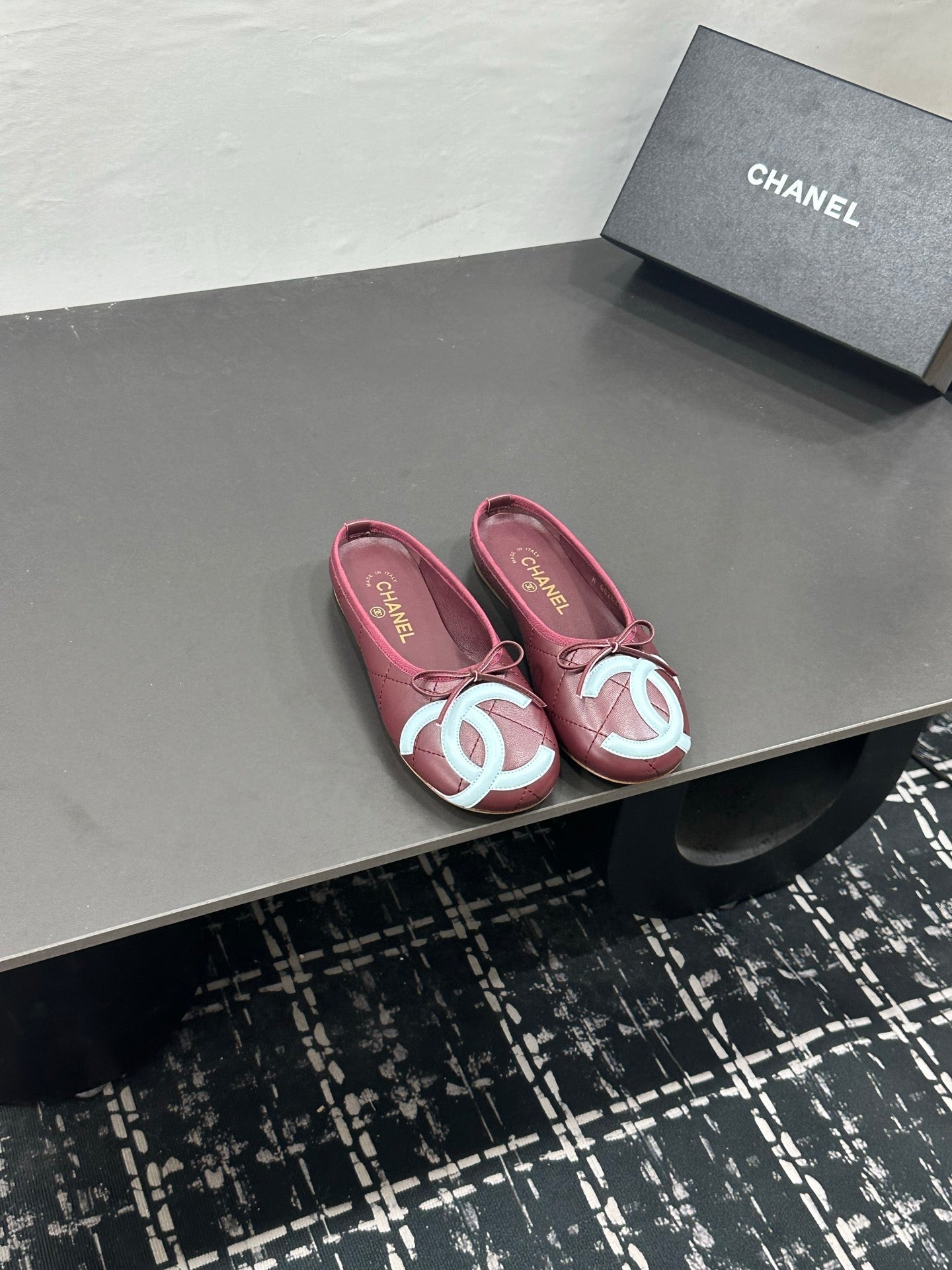 CHANEL 26S BALLET FLATS IN DARK RED CALFSKIN WITH WHITE CC LOGO