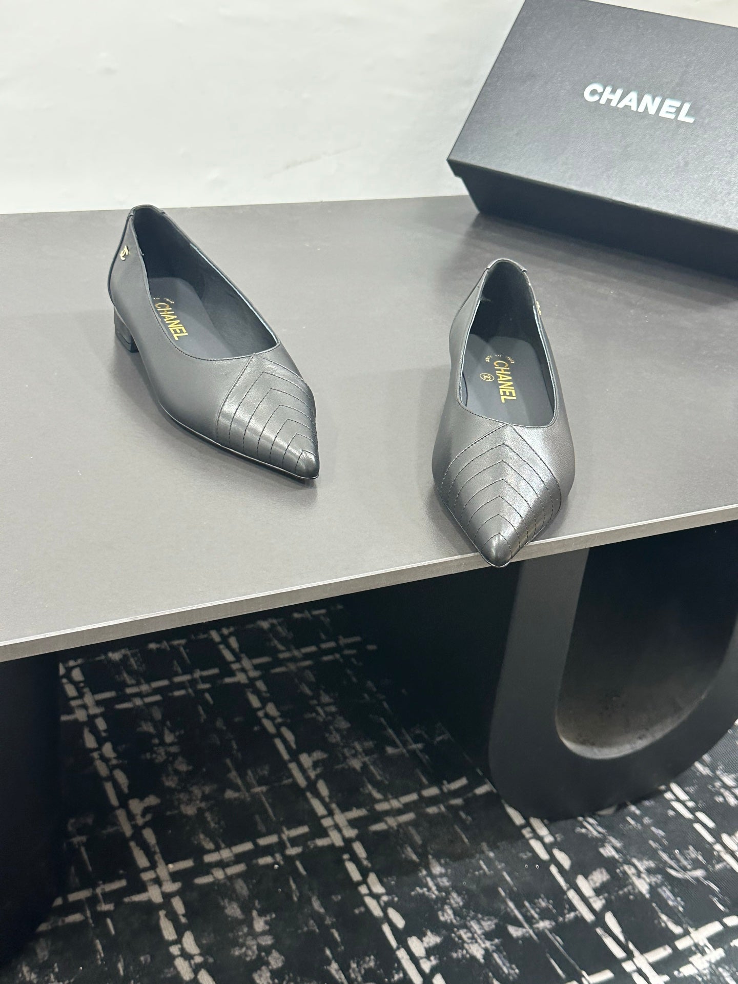 CHANEL 26S FLAT SHOES IN BLACK LAMBSKIN