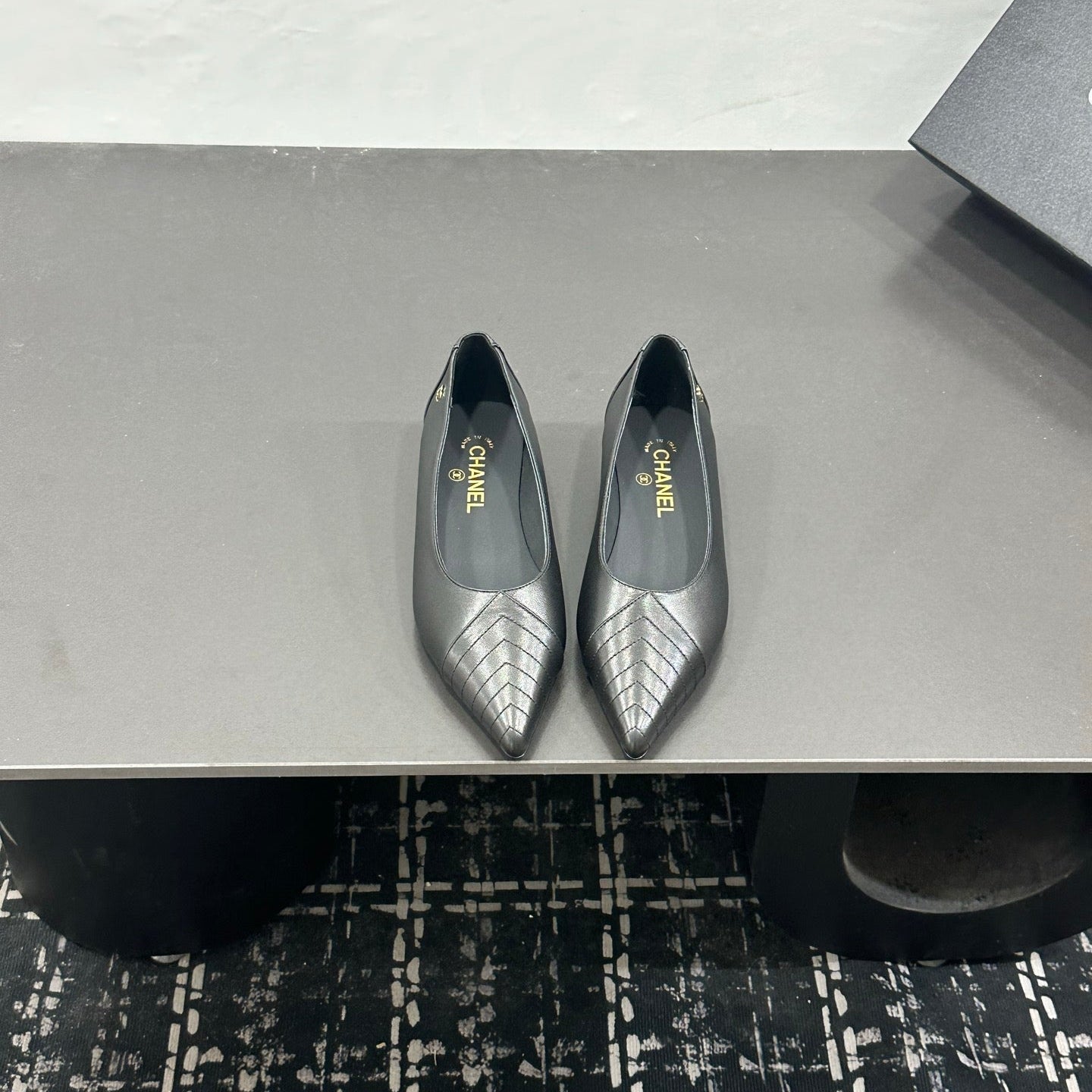 CHANEL 26S FLAT SHOES IN BLACK LAMBSKIN