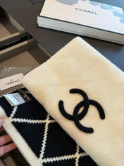 CHANEL 25S SCARF 180 CM IN WOOL CASHMERE 943032