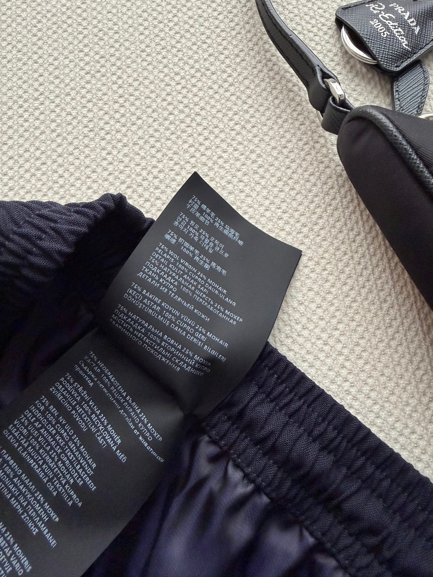 PRADA 26S CARGO SHORTS STYLE 940
