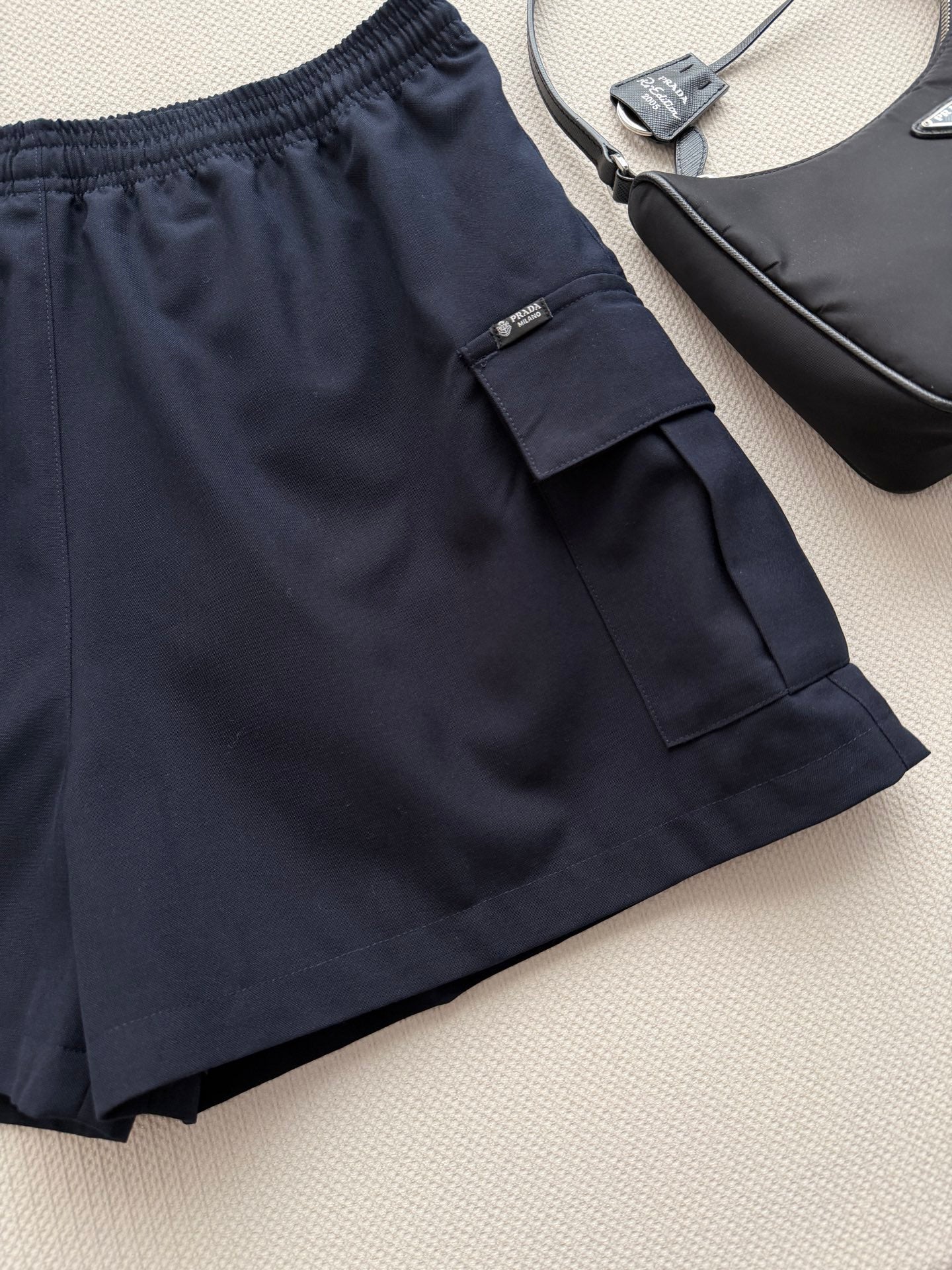 PRADA 26S CARGO SHORTS STYLE 940