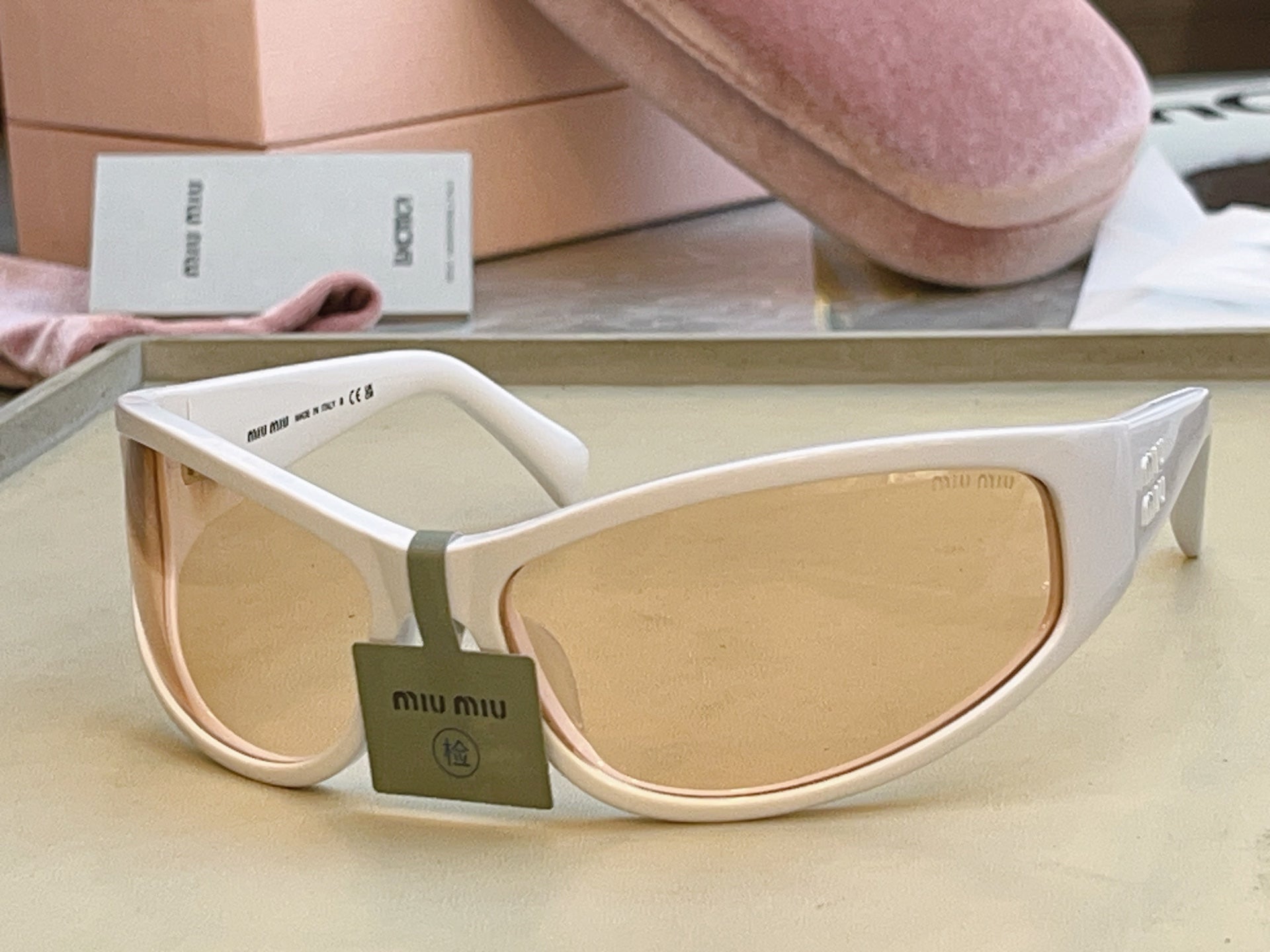 MIUMIU 26S OVERSIZE RECTANGULAR FRAME IN ACETATE 426265