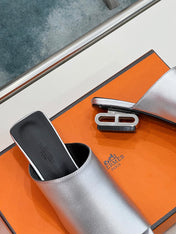 IDOLE SANDAL IN SILVER CALFSKIN