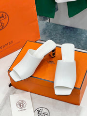 ICONIQUE 60 SANDAL IN WHITE CALFSKIN