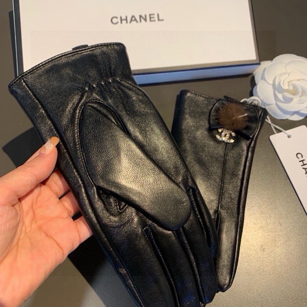 GLOVES IN BLACK LAMBSKIN 456328