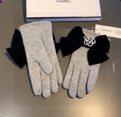 GLOVES IN DOVE GRAY WOOL WITH LARGE BLACK BOW 464994