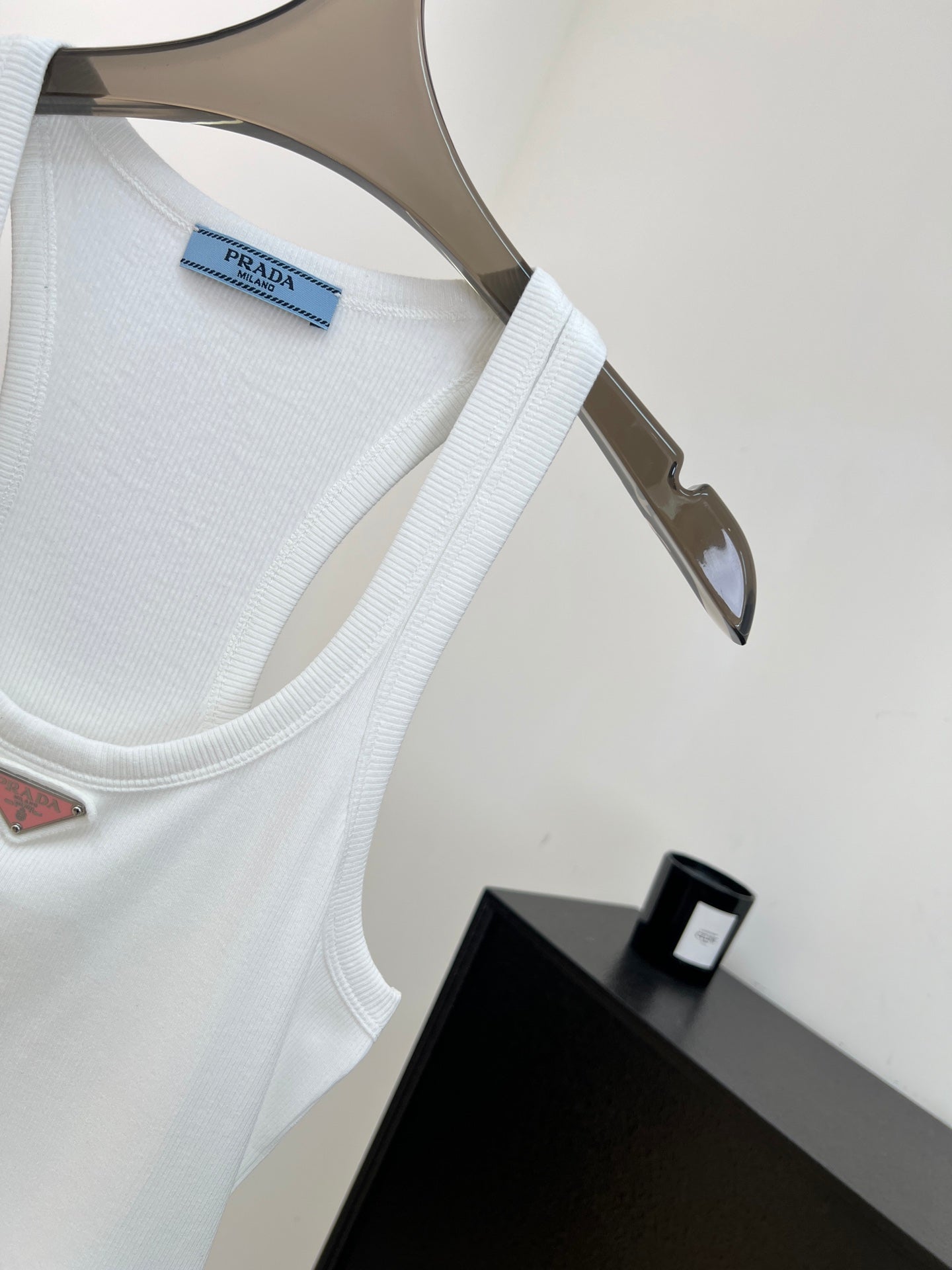 PRADA 26S SLEEVELESS TOP 1055