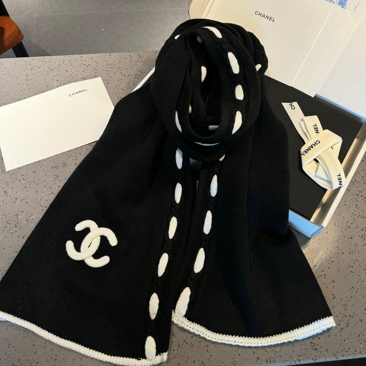 CHANEL 25S SCARF 170 IN CASHMERE 932154