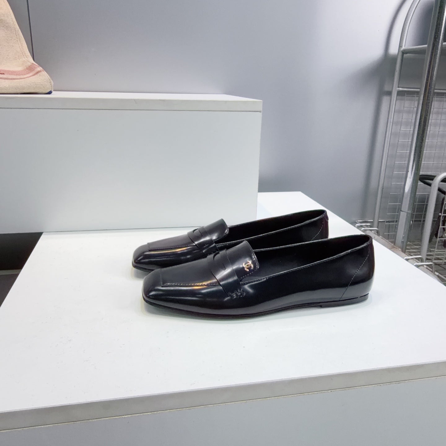 CHANEL 26S LOAFER FLATS IN BLACK PATENT LAMBSKIN