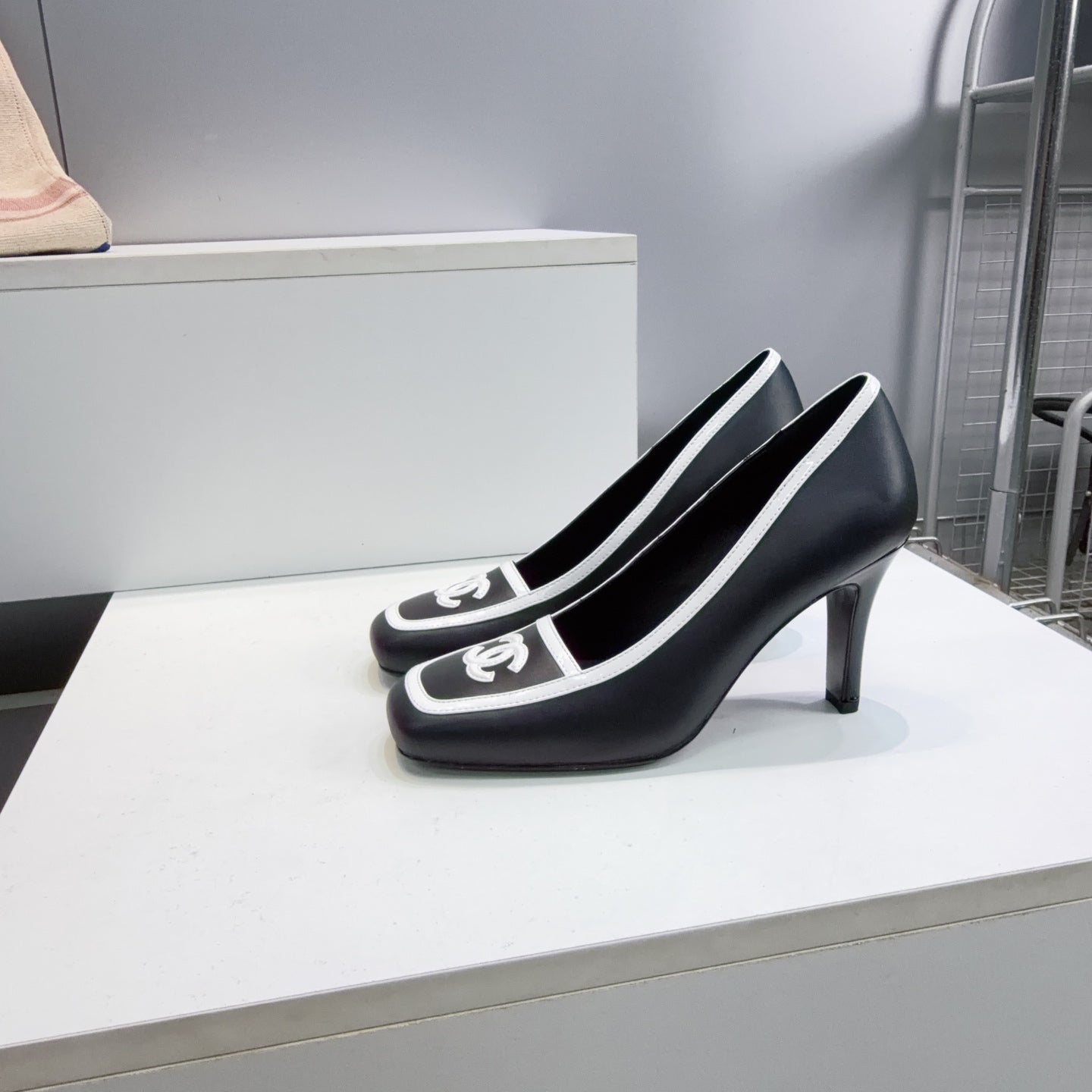 CHANEL 26S HIGH HEEL PUMPS 85 MM IN BLACK CALFSKIN WITH WHITE PATENT
