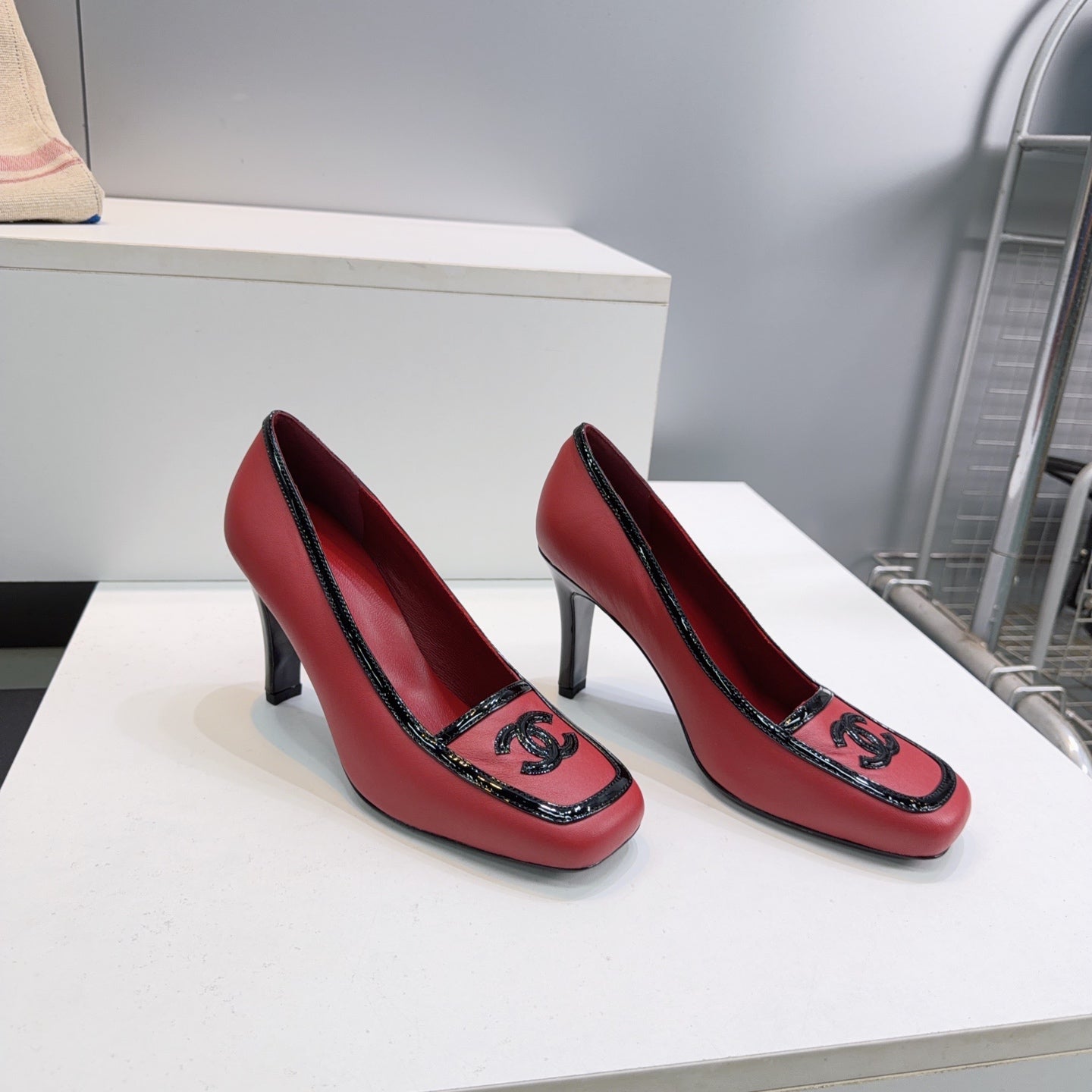 CHANEL 26S HIGH HEEL PUMPS 85 MM IN RED CALFSKIN WITH BLACK PATENT