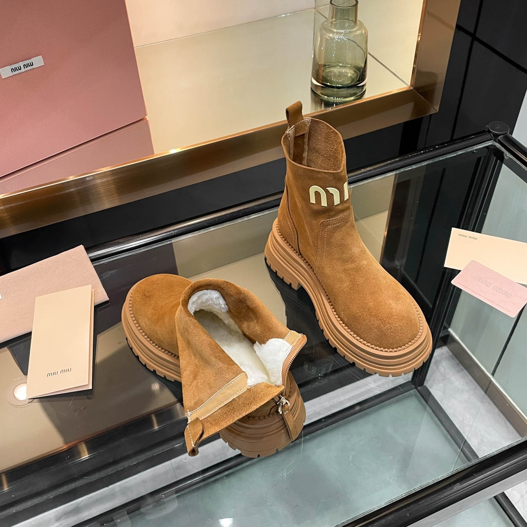 MIUMIU 26S LOGO CHUNKY ANKLE BOOTS IN CAMEL BROWN SUEDE 