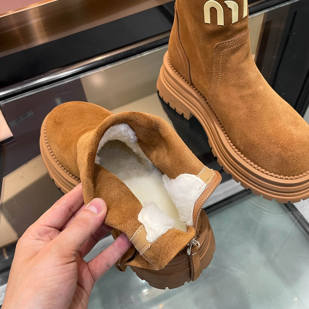 MIUMIU 26S LOGO CHUNKY ANKLE BOOTS IN CAMEL BROWN SUEDE 