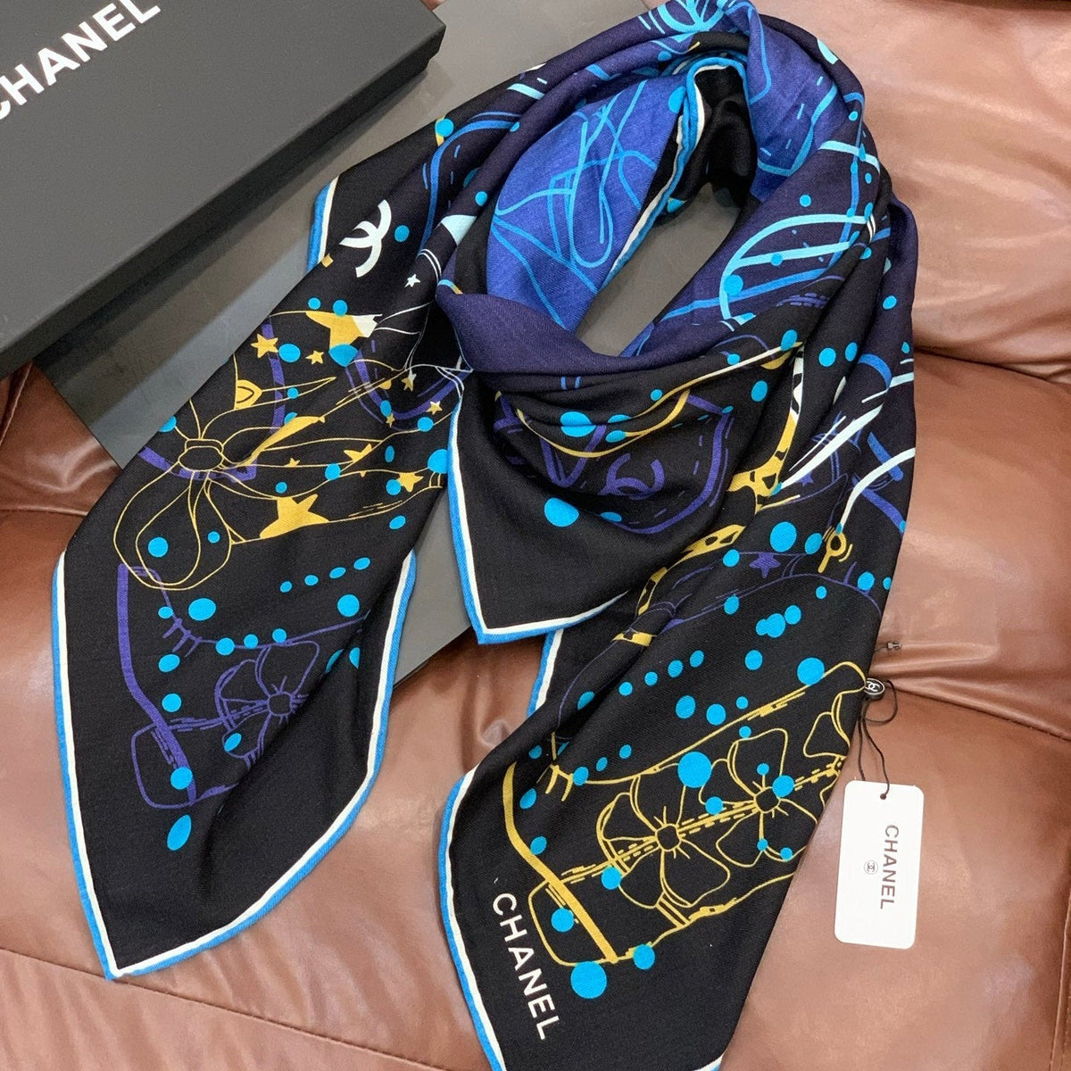 CHANEL 25S SCARF 135 IN CASHMERE 883635