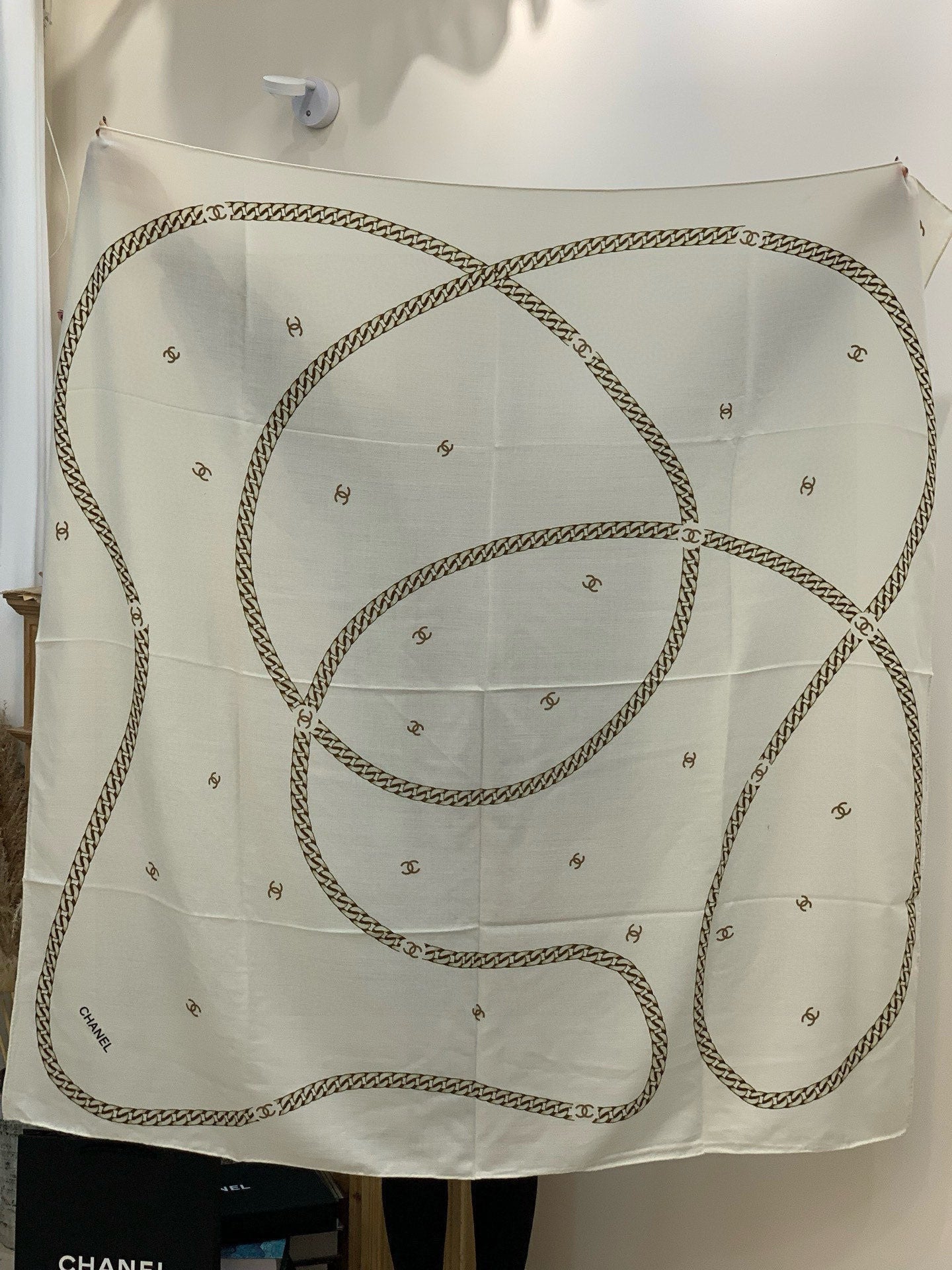 CHANEL 25S SCARF 135 IN SILK AND CASHMERE 932009