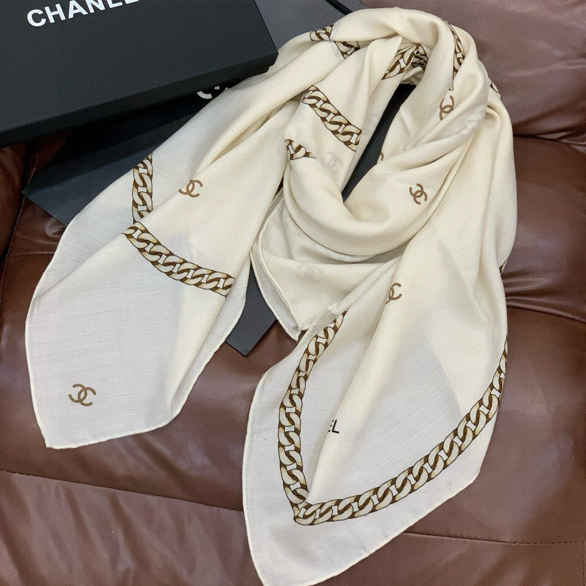 CHANEL 25S SCARF 135 IN SILK AND CASHMERE 932009