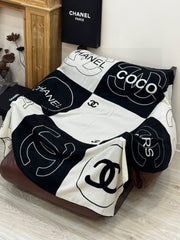 CHANEL 25S SCARF 135 IN SILK AND CASHMERE 932037