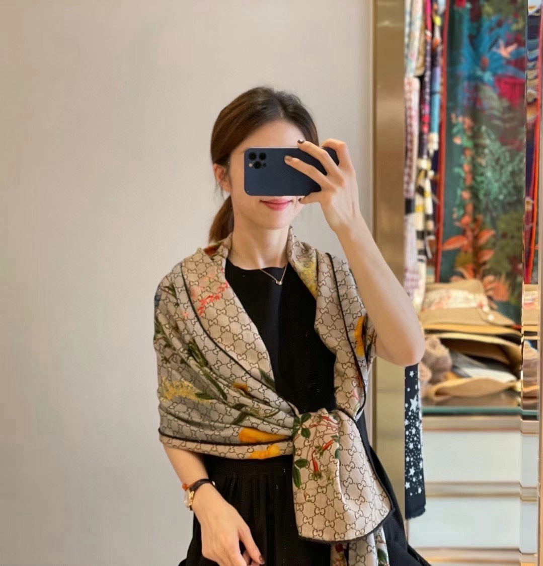 GUCCI 26S SCARF 180 IN CASHMERE 316718
